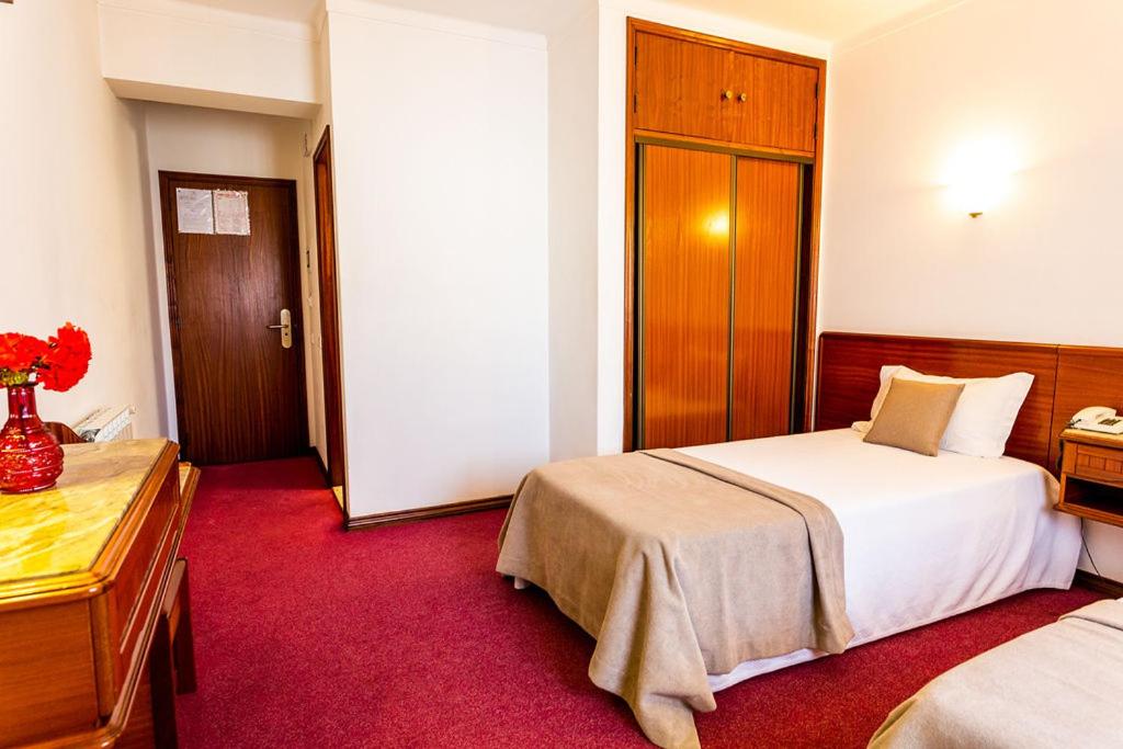 Twin Room - Photo 5