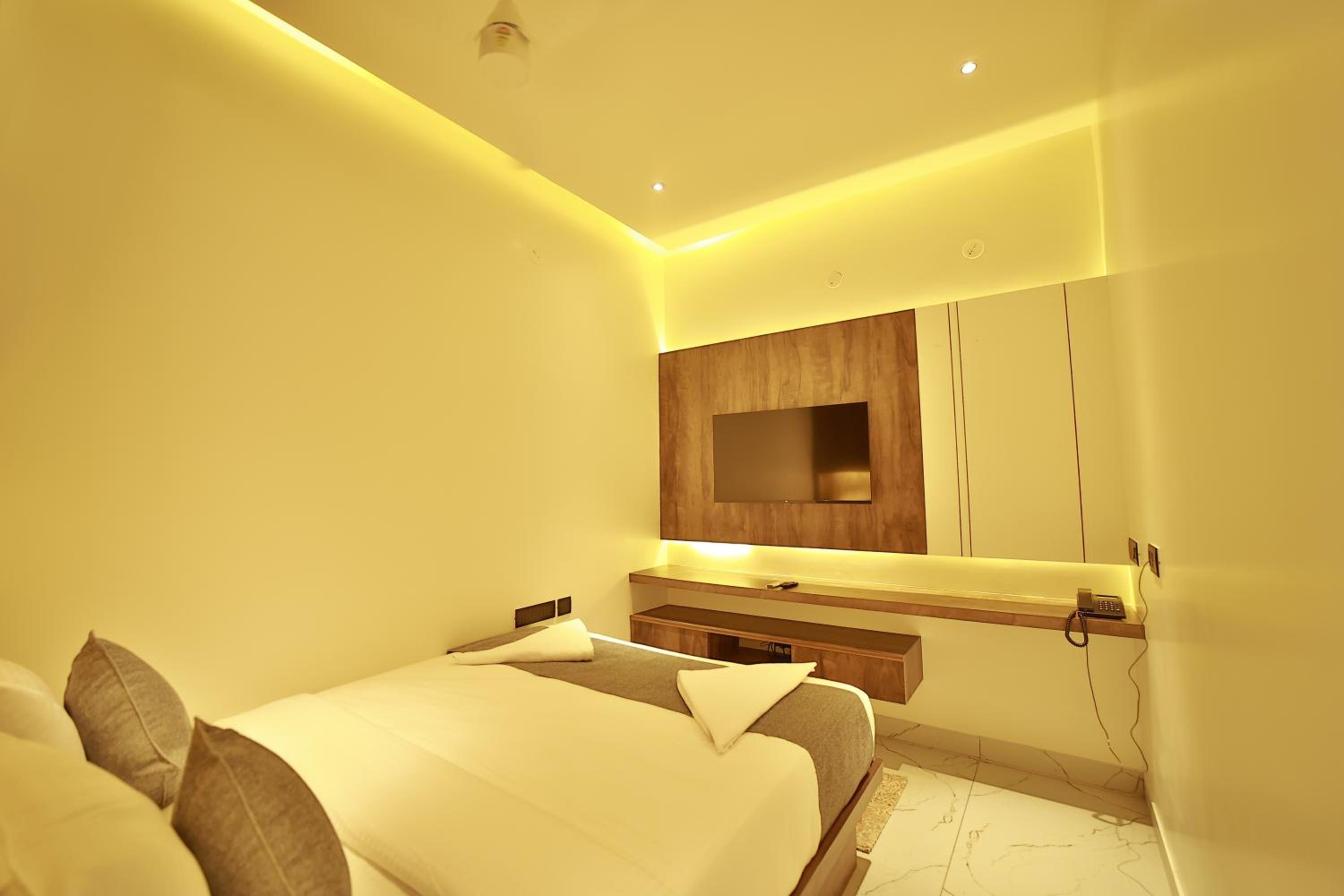 Deluxe Double Room photo 2