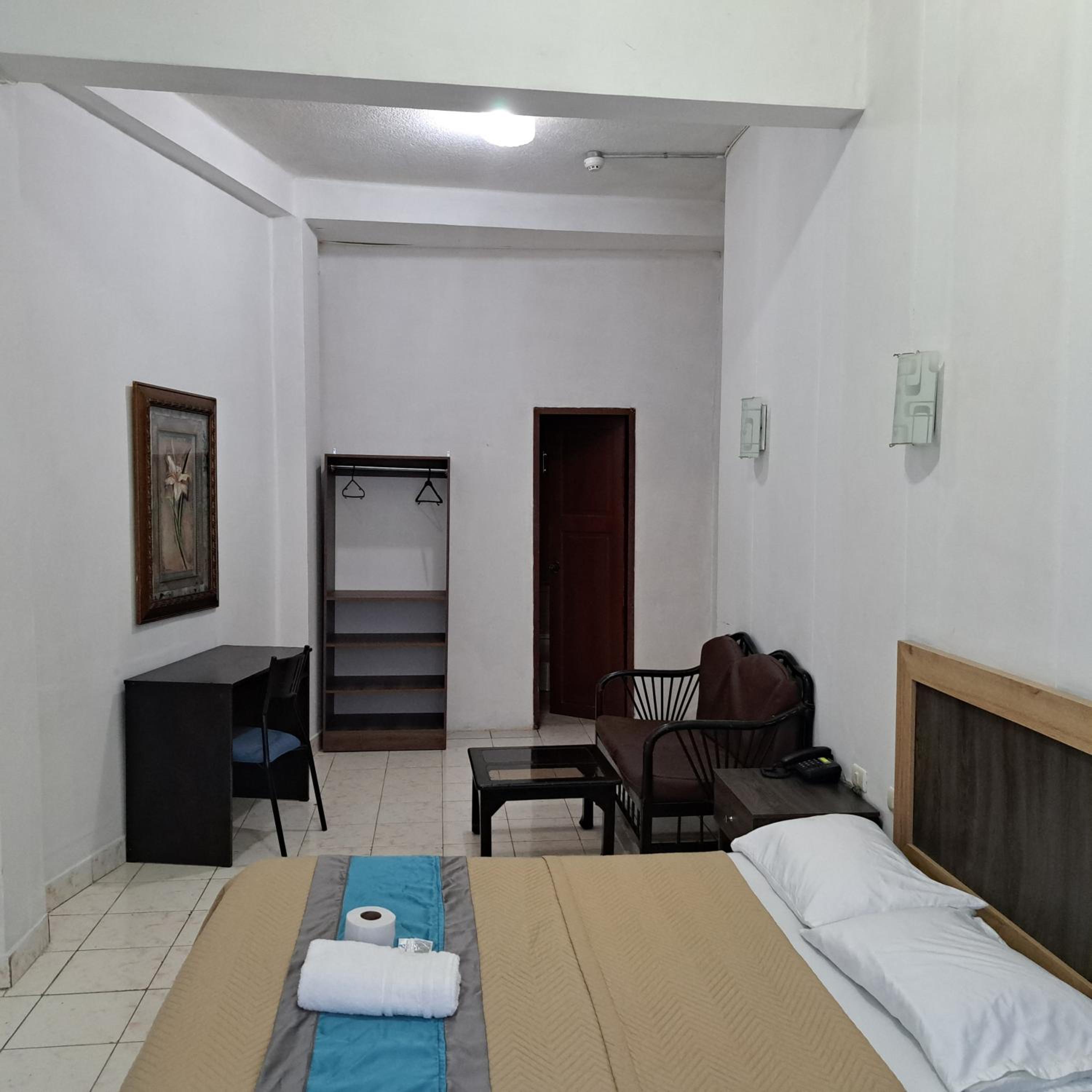 Deluxe Double Room with Bath photo 3