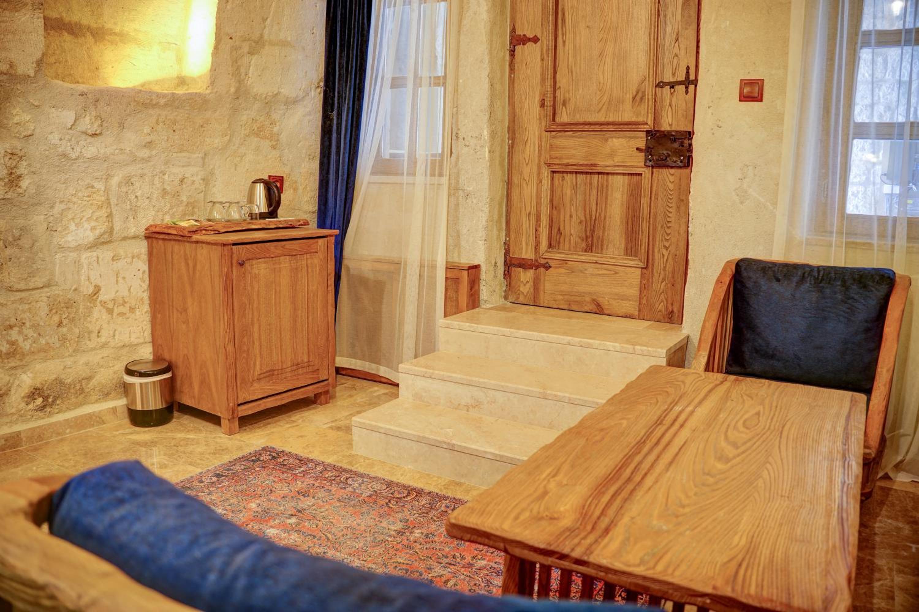 Suite with Private Pool - Photo 7