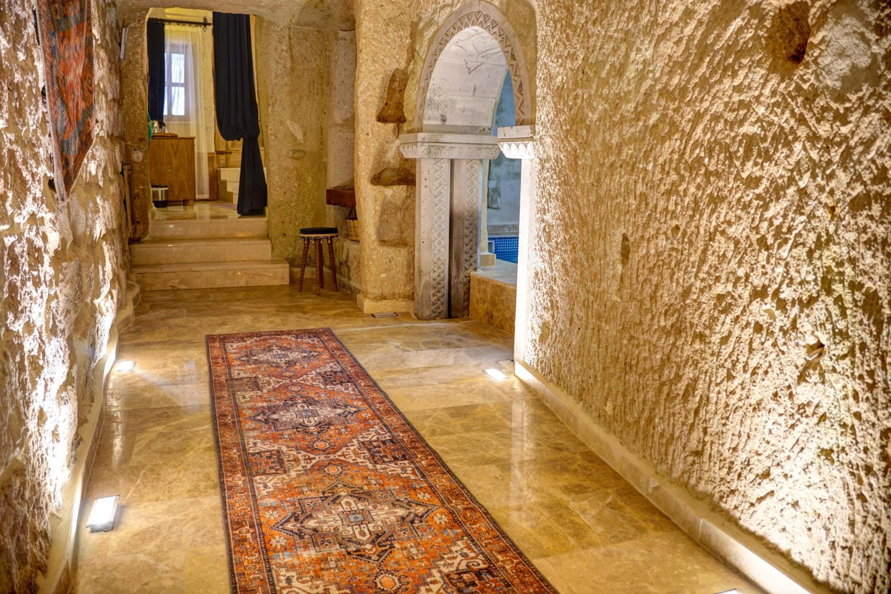 Suite with Private Pool - Photo 3