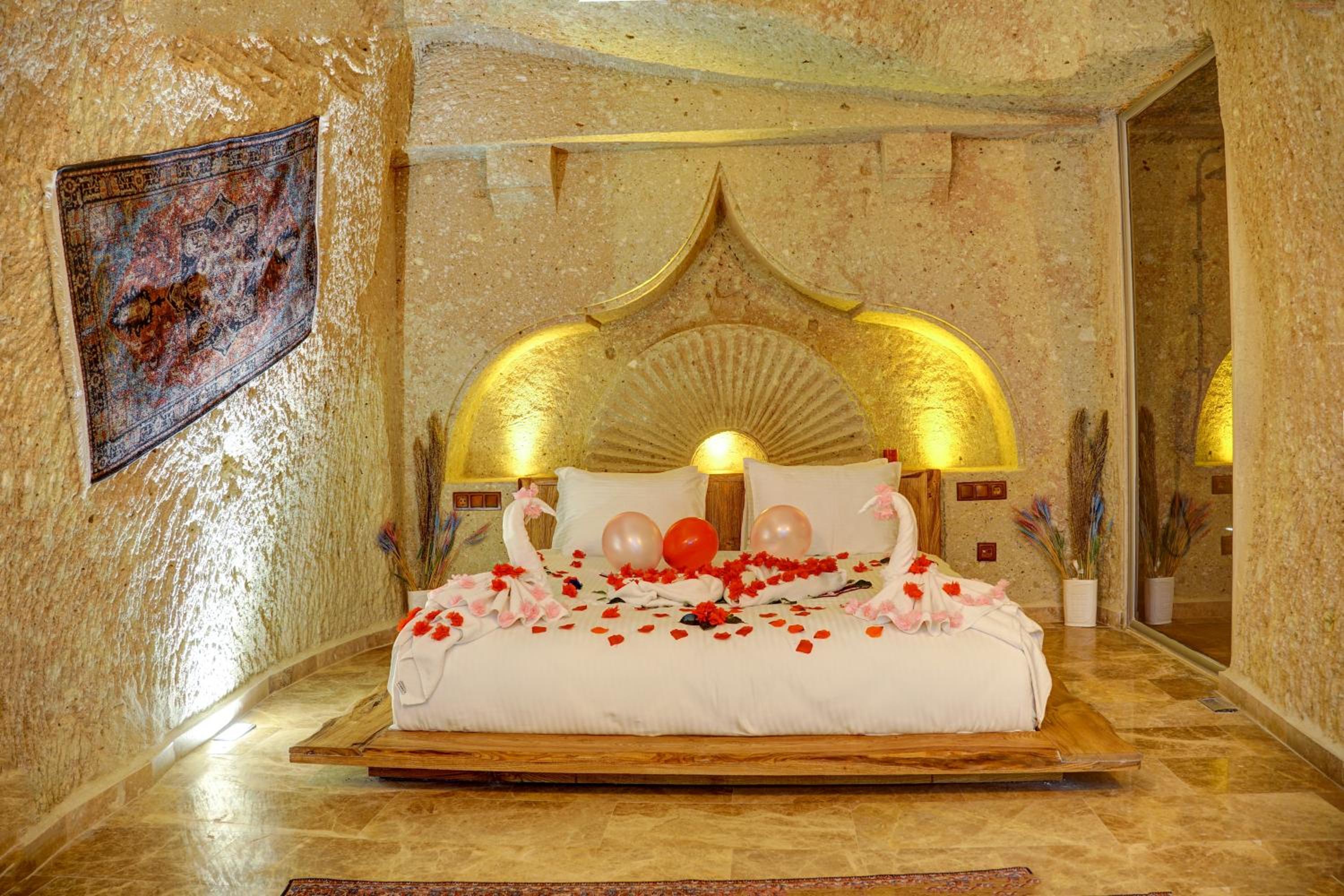 Suite with Private Pool - Photo 1
