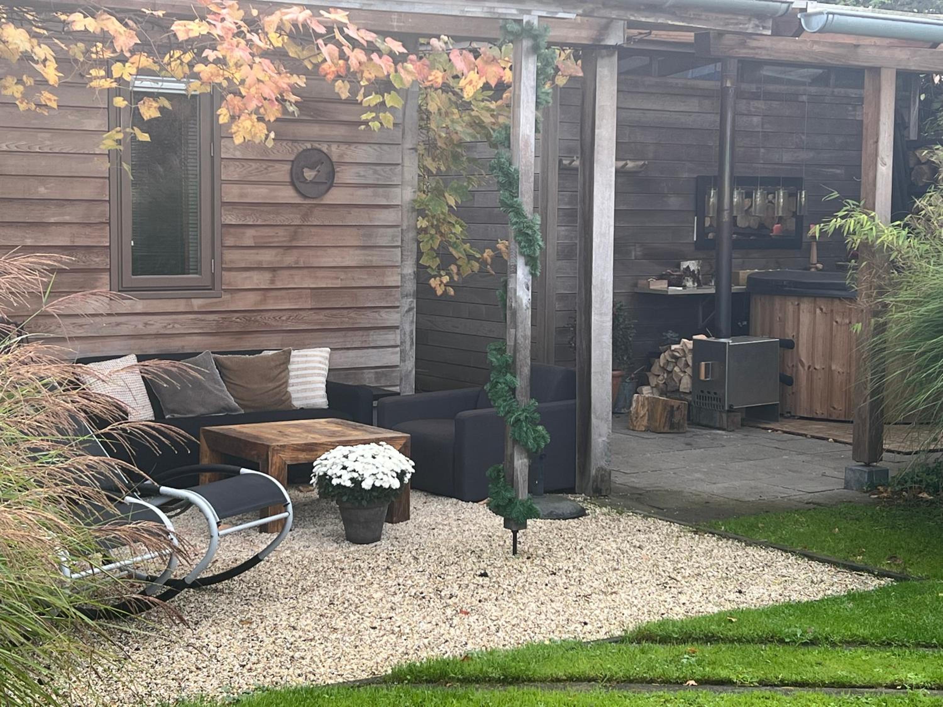 Bungalow with Garden View photo 2