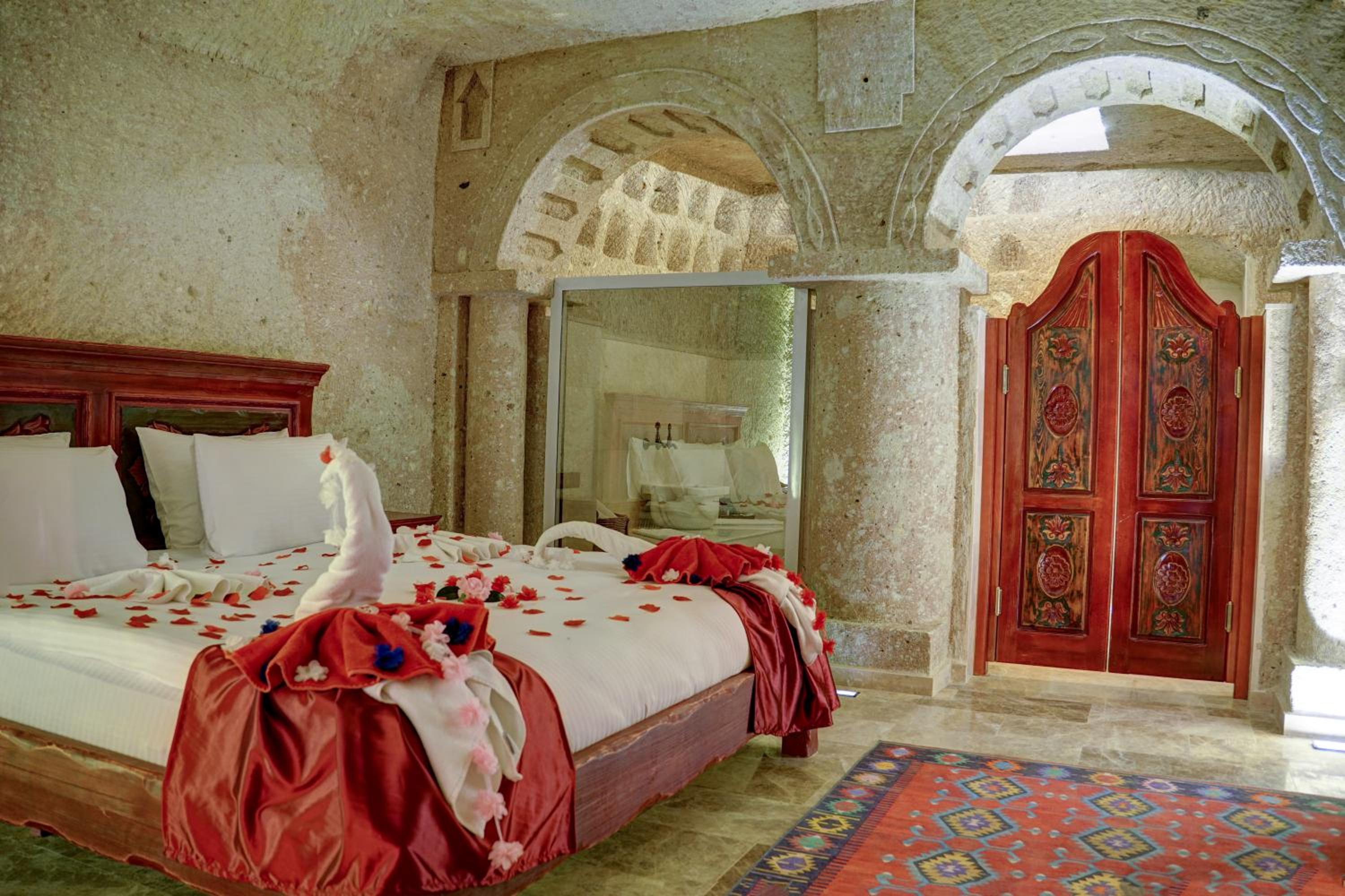 Junior Suite with Private Pool - Photo 11