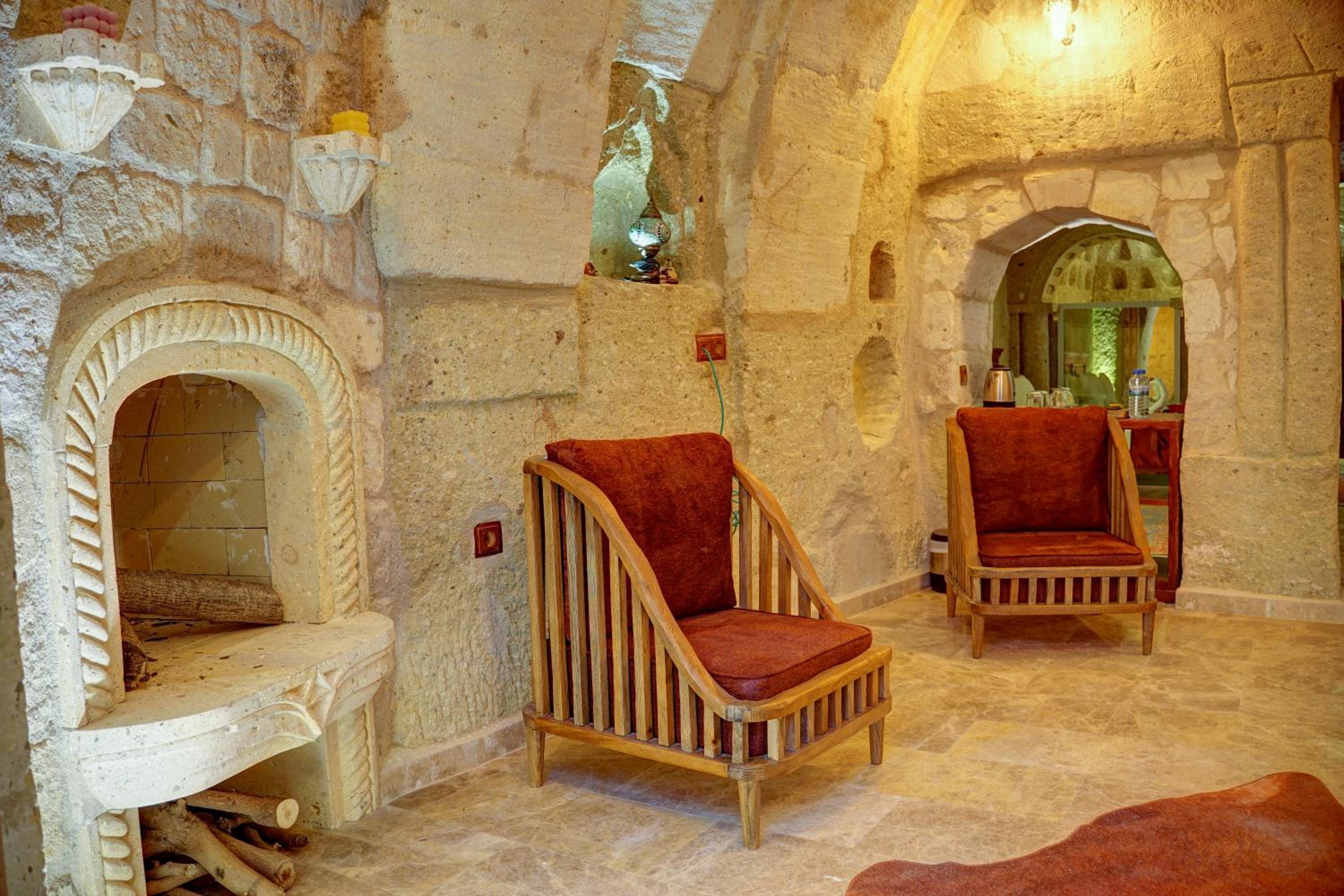 Junior Suite with Private Pool - Photo 5