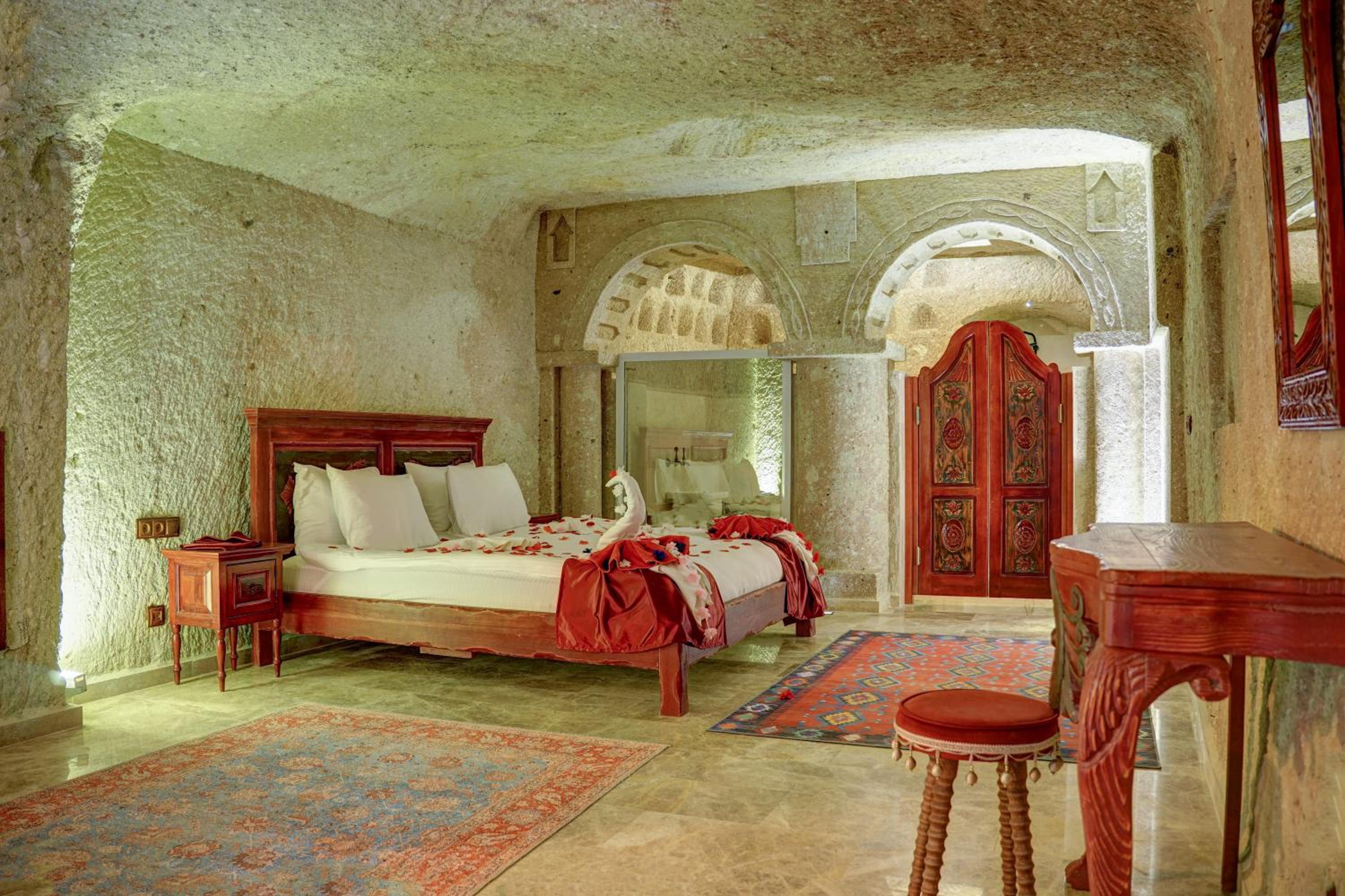 Junior Suite with Private Pool - Photo 1