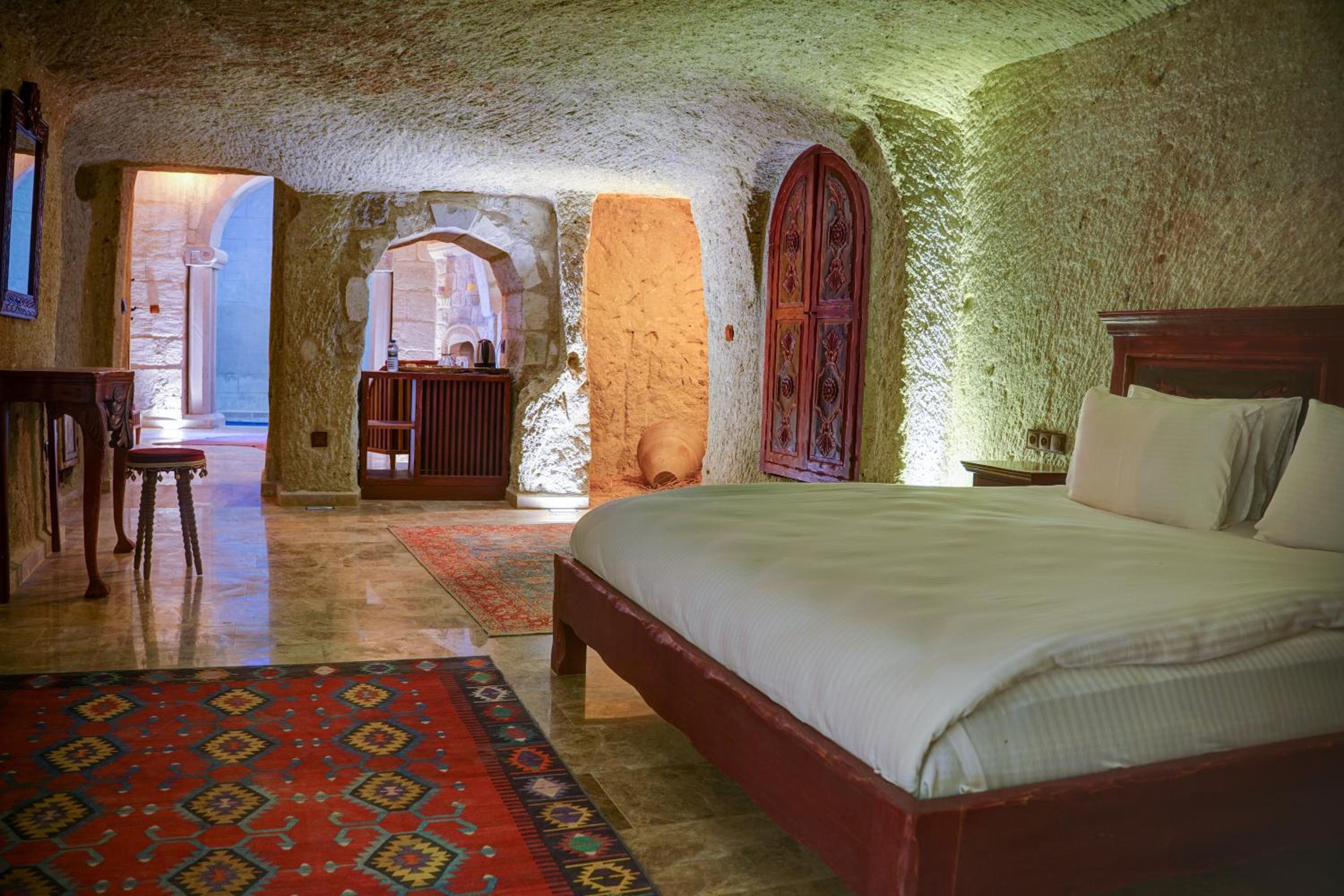 Junior Suite with Private Pool - Photo 17