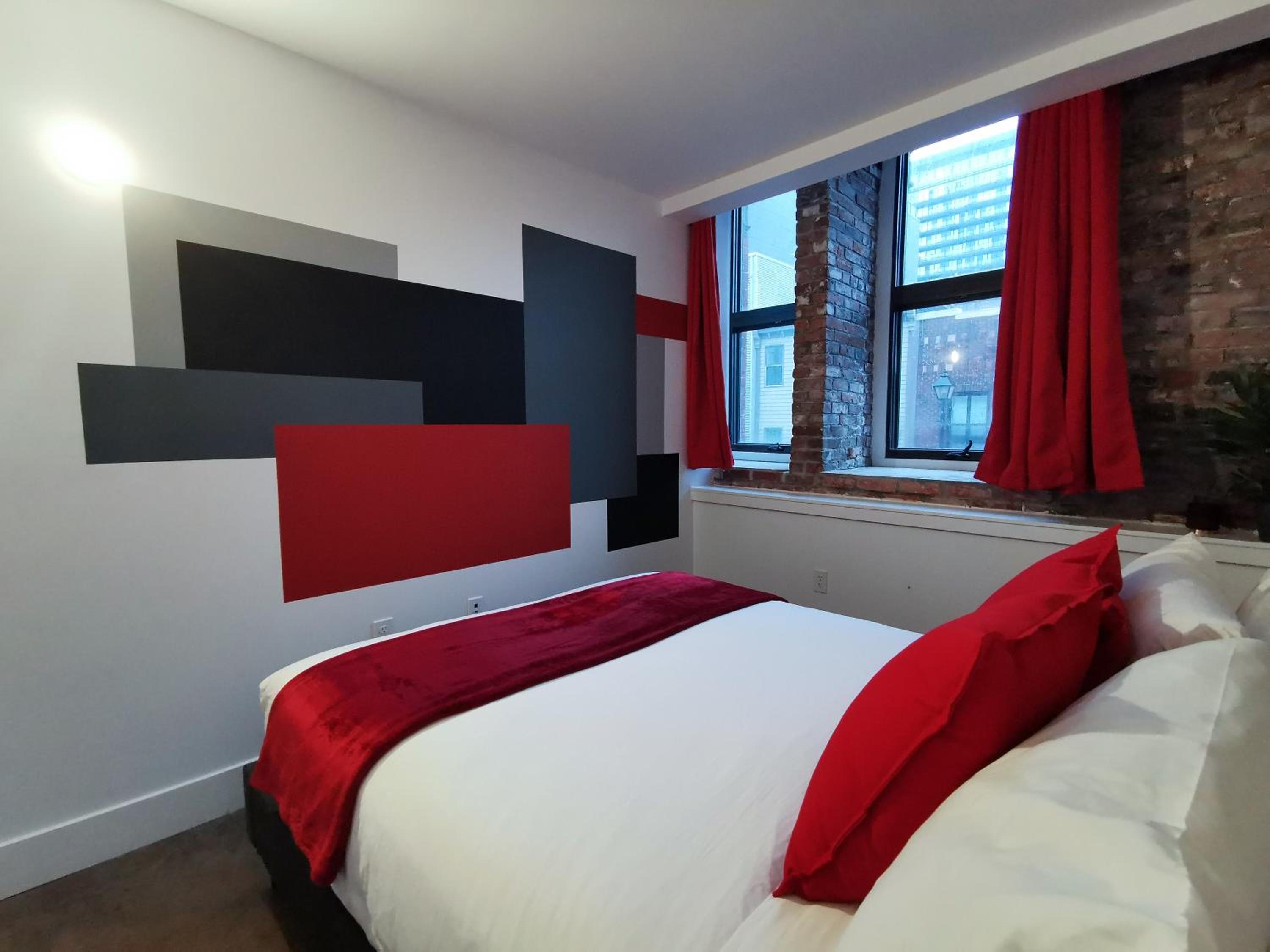 Two-Bedroom Suite - Photo 5