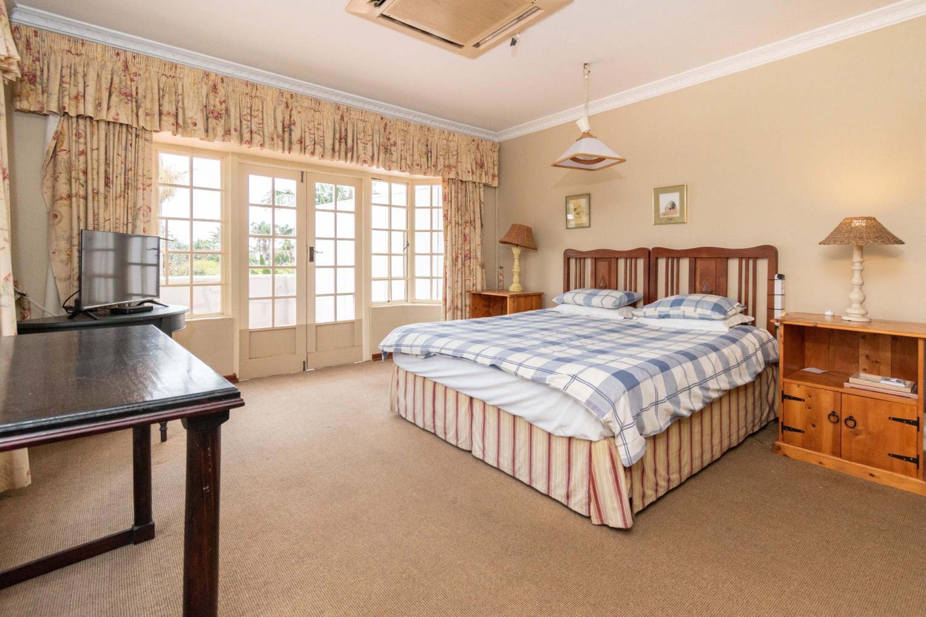 Two-Bedroom Suite - Photo 1