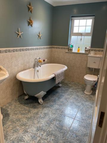 Three-Bedroom House photo 2