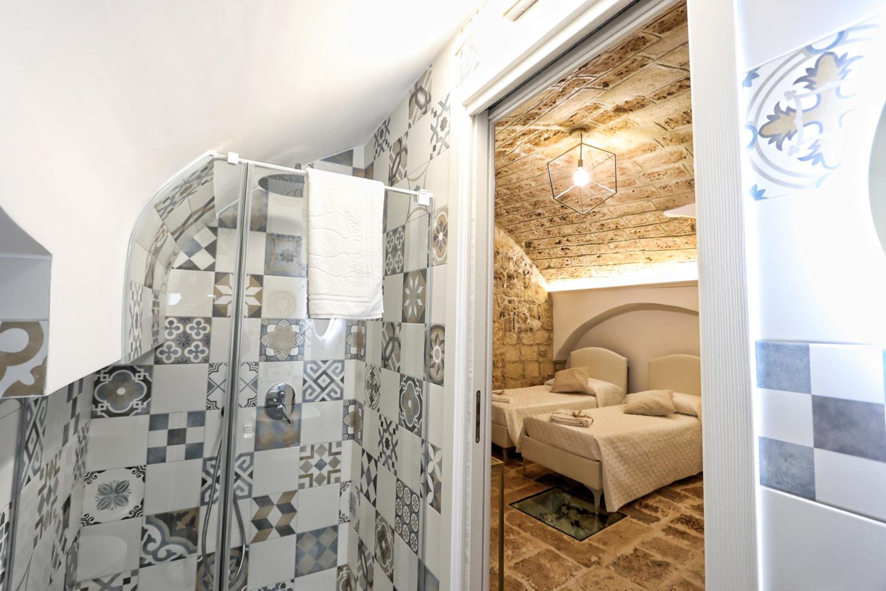 Double or Twin Room with Private Bathroom