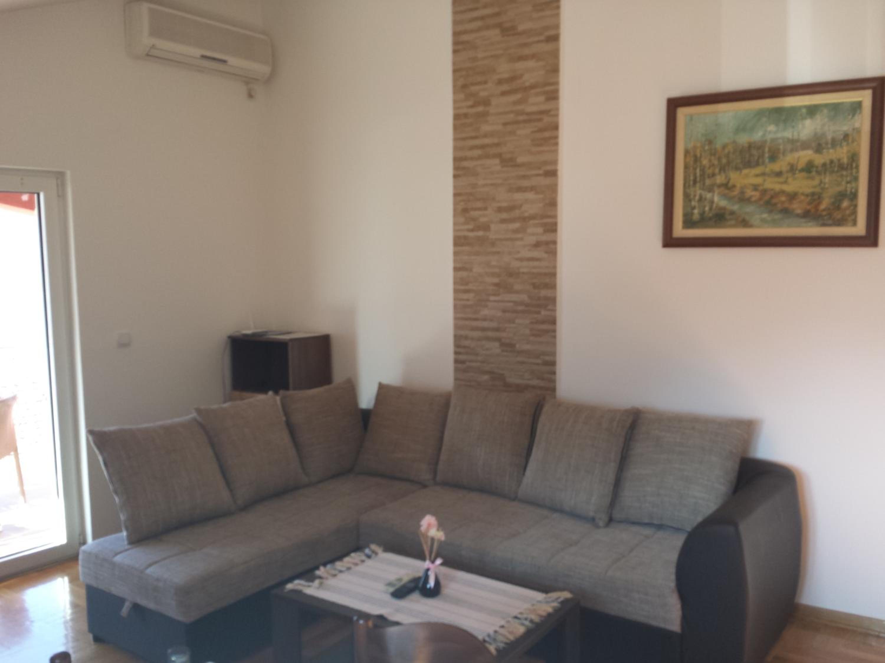 Comfort One-Bedroom Apartment with Balcony and Sea View photo 1