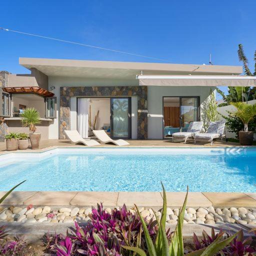 Three-Bedroom Villa photo 2