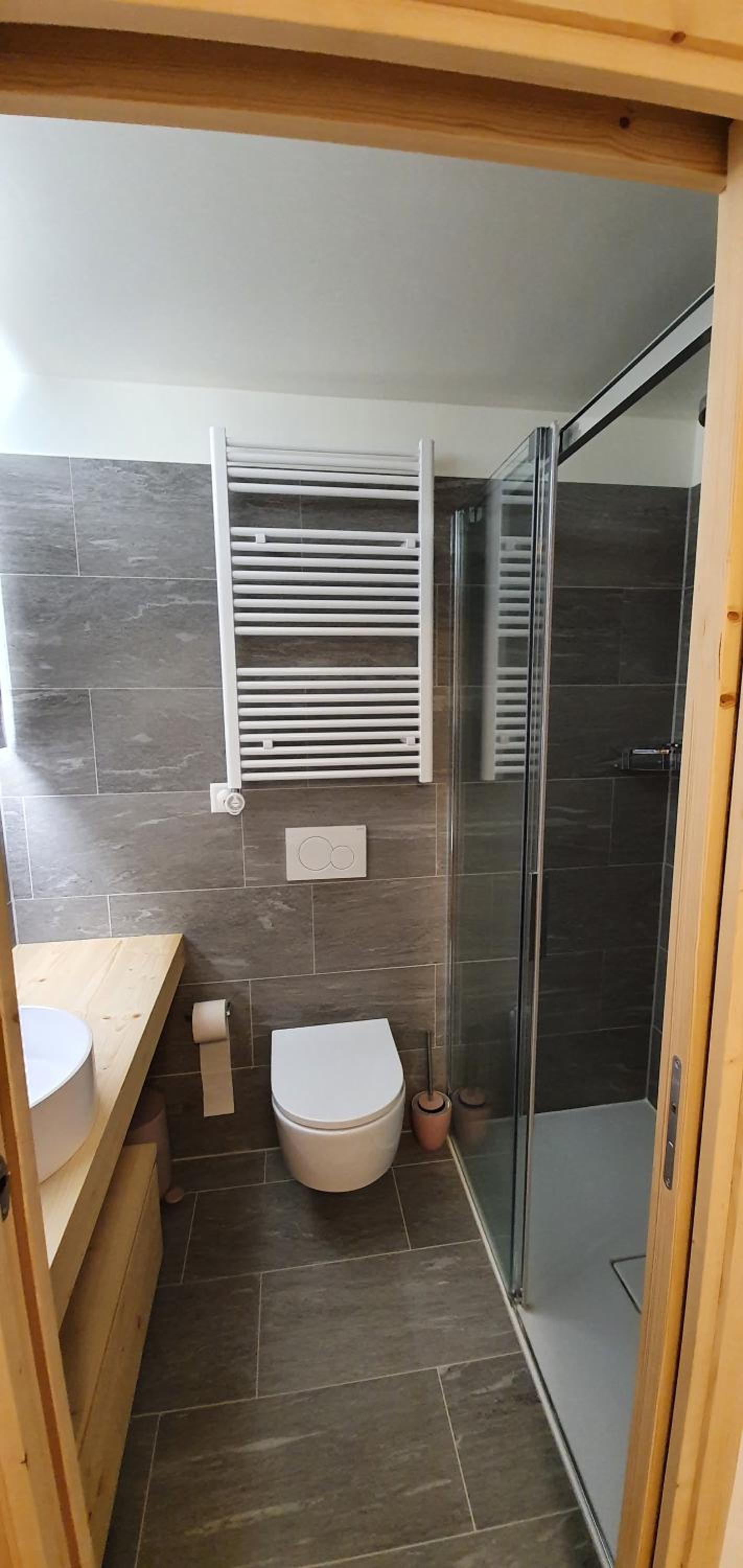 Standard Double Room - Photo 8