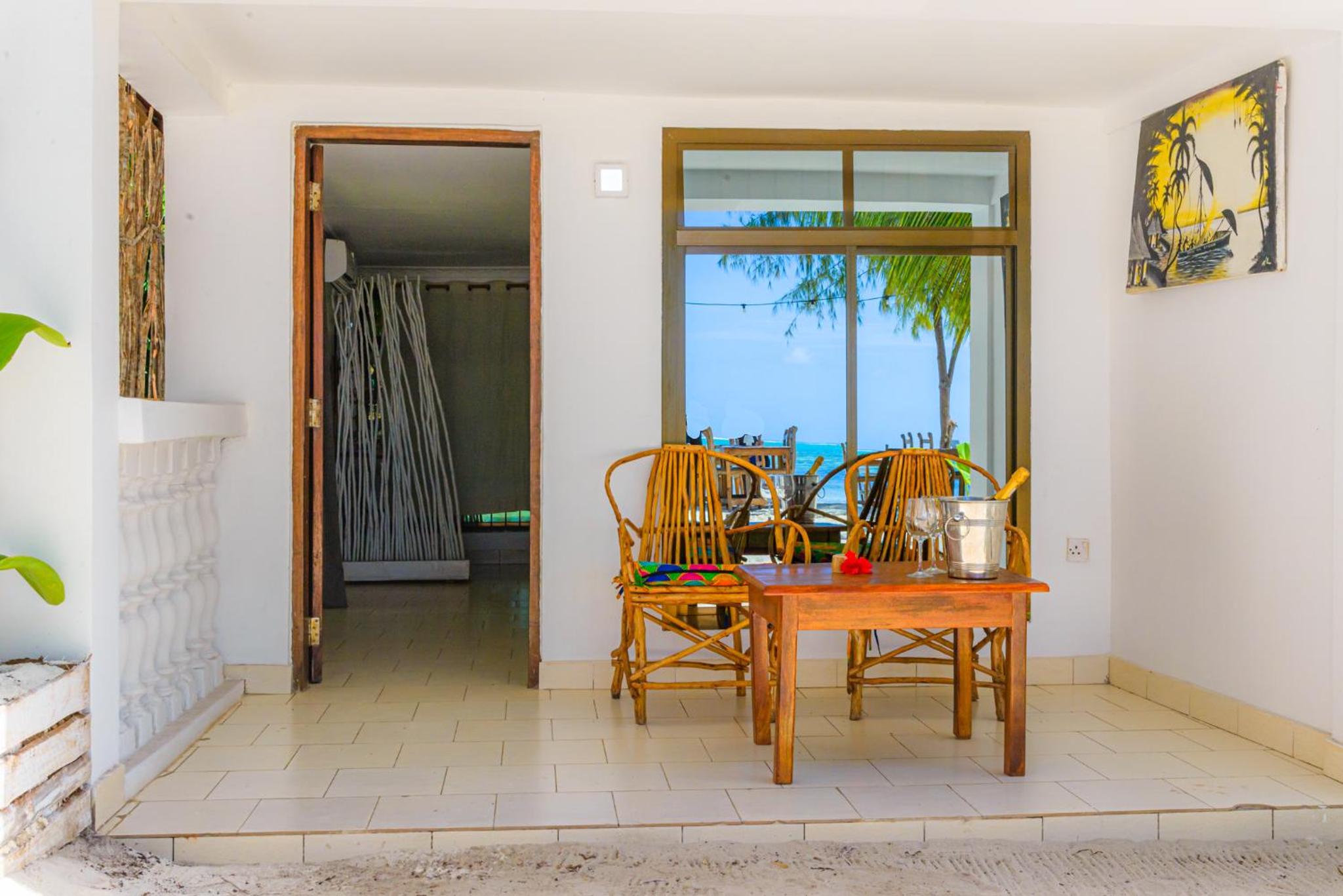 Double Room with Sea View - Photo 4