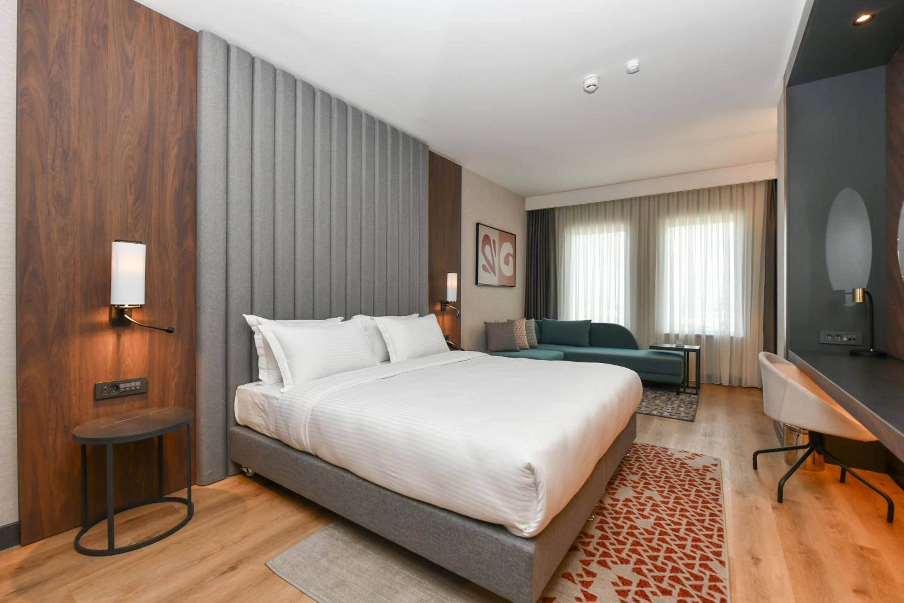 Premium King Room - High Floor - Photo 3