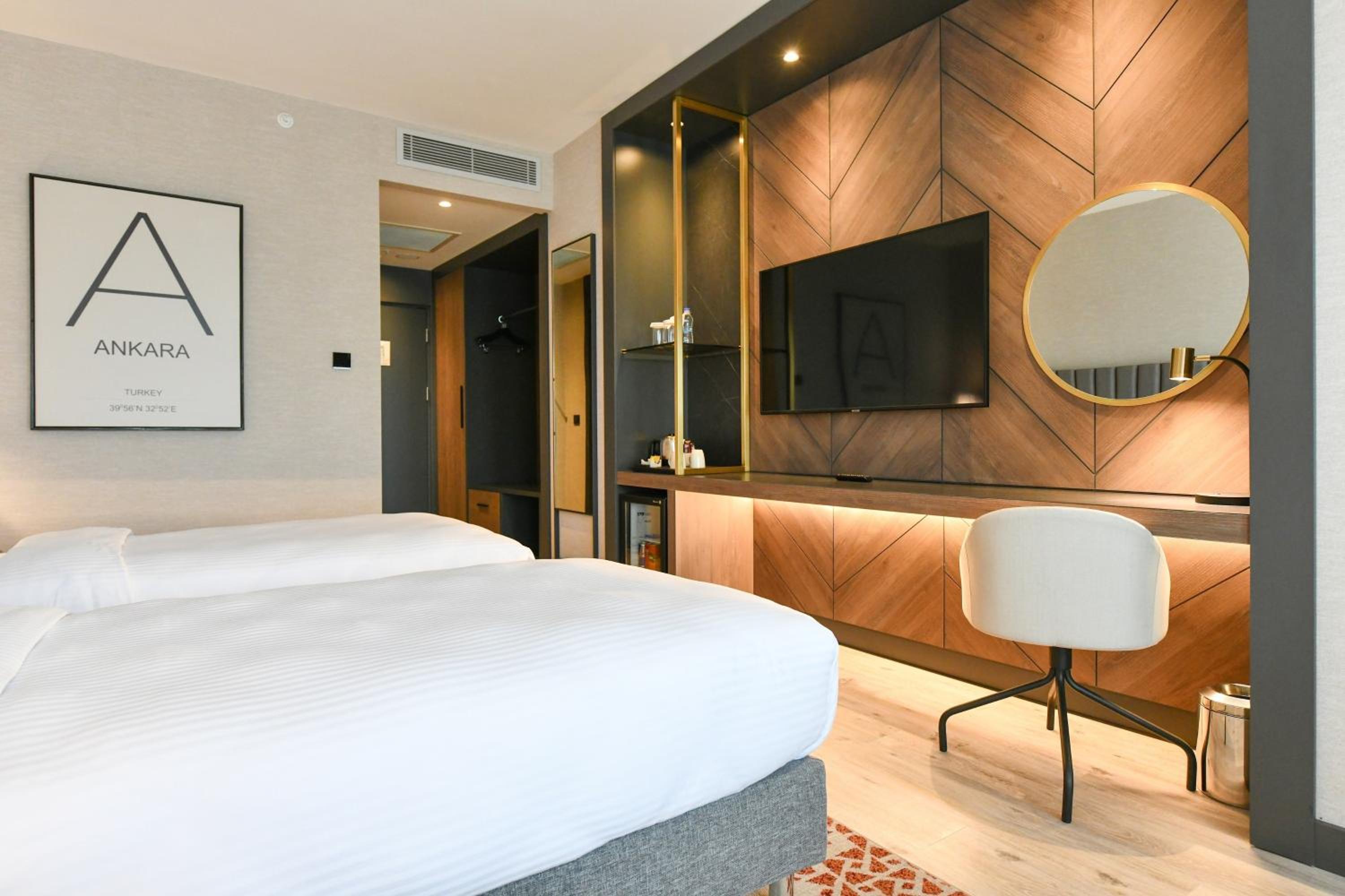 Standard Twin Room - Photo 2
