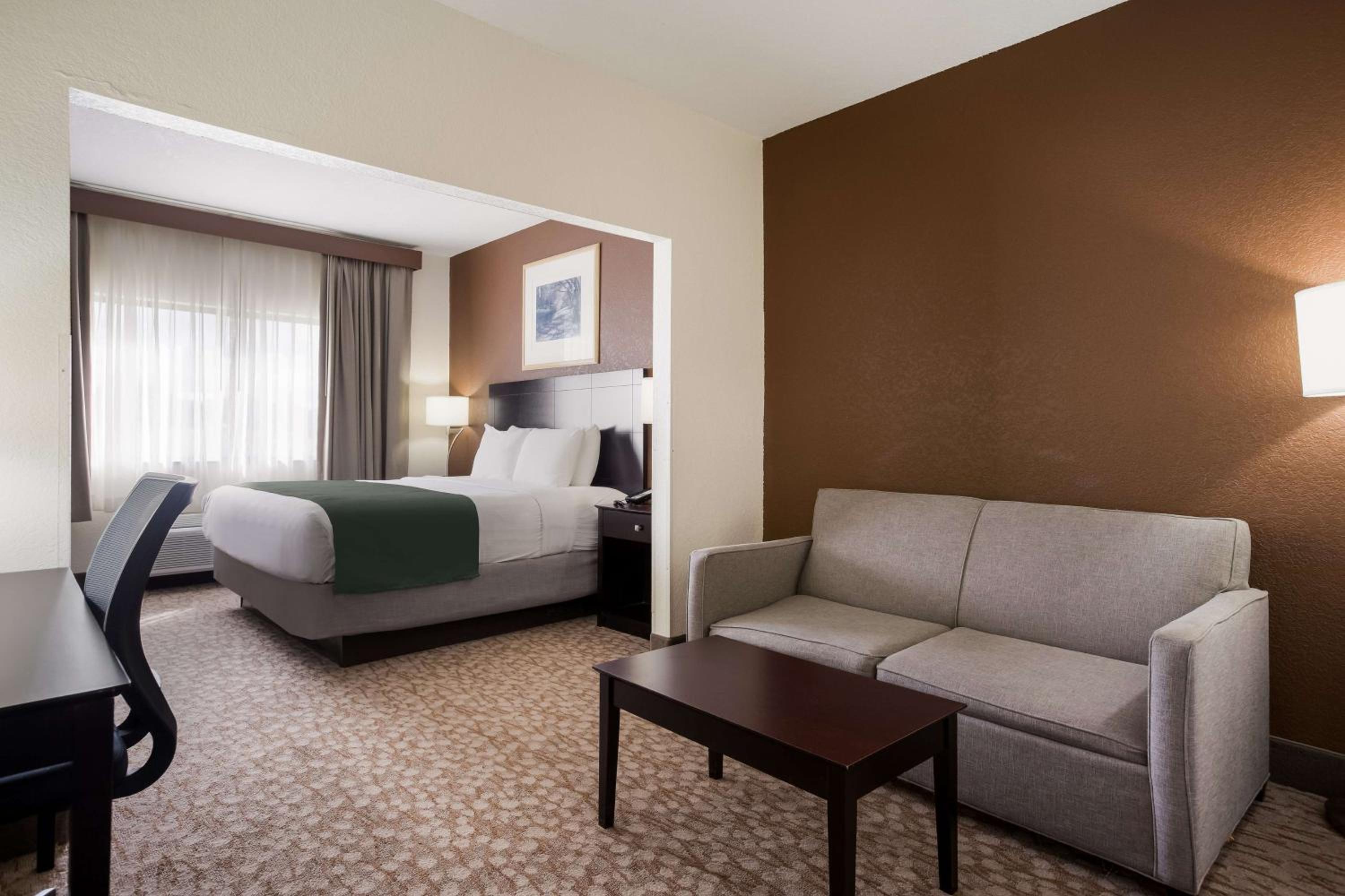 Queen Suite