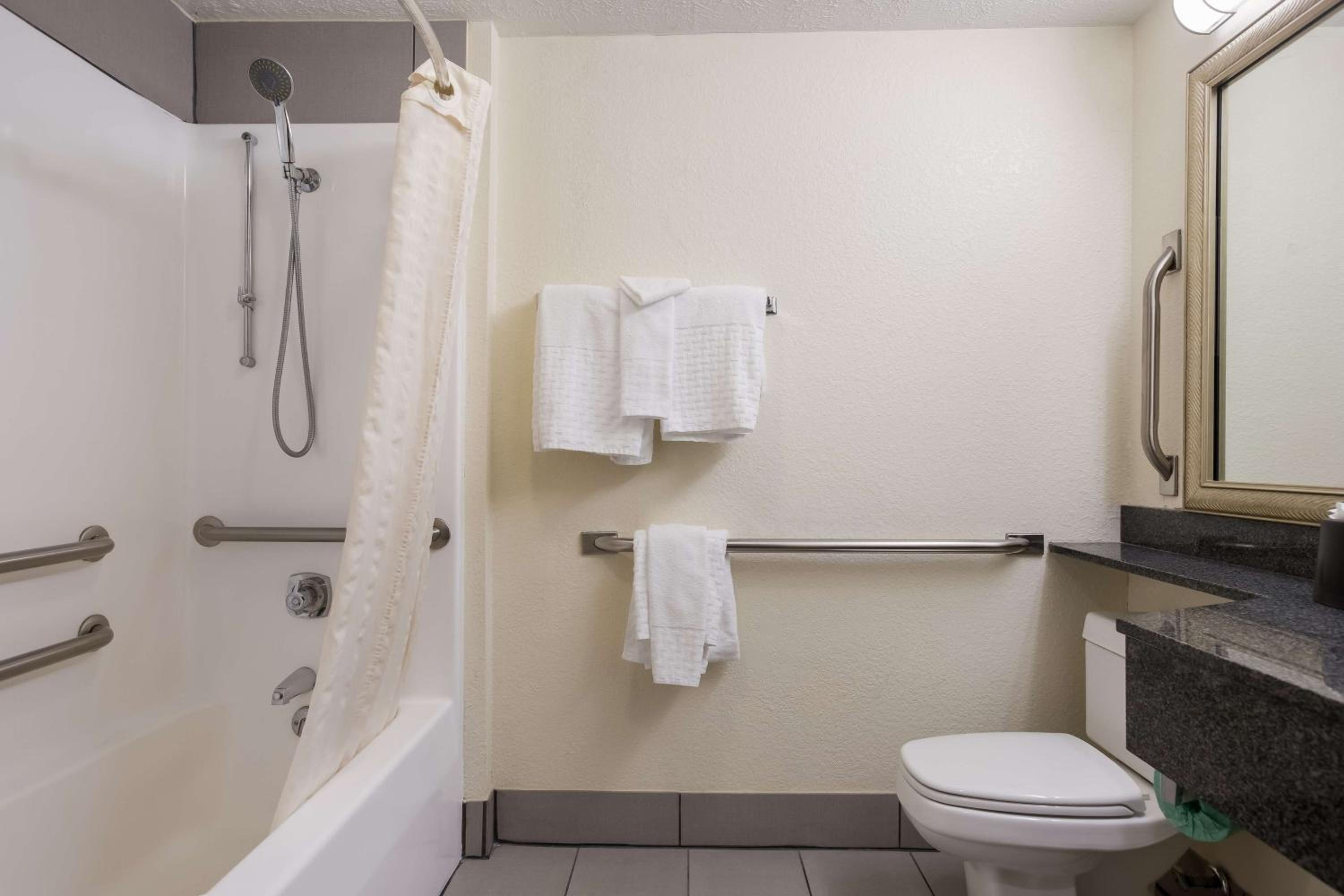 Double Room with Two Double Beds - Accessible