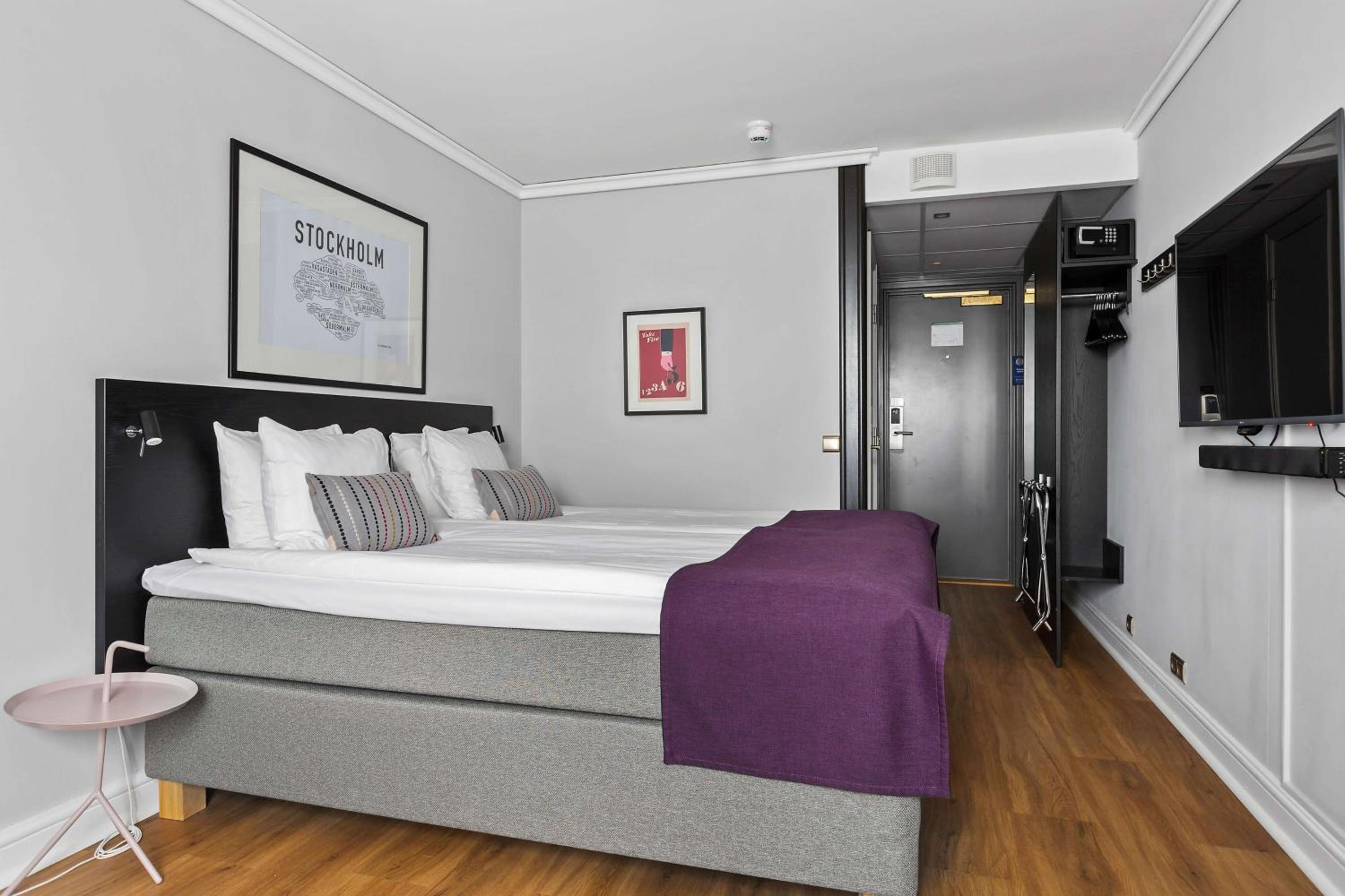 Standard Twin Room - Photo 2