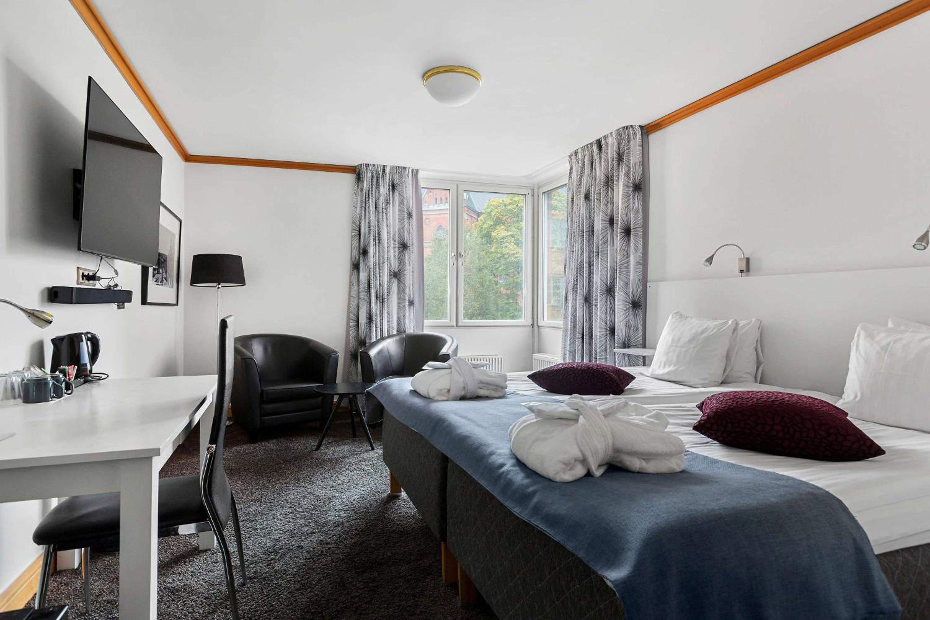 Superior King Room - Non-Smoking