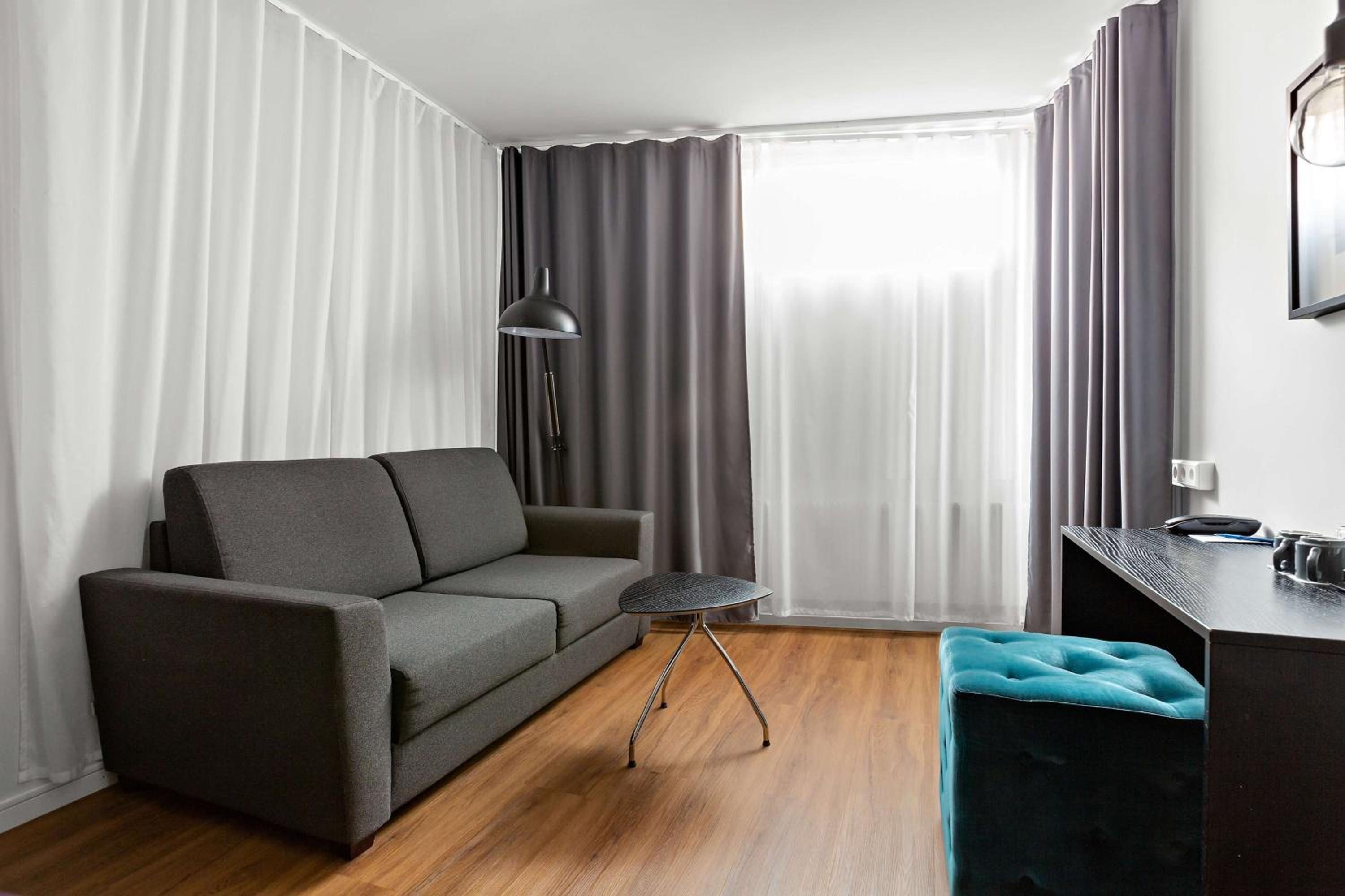 Family Twin Room with Sofa Bed - Photo 4