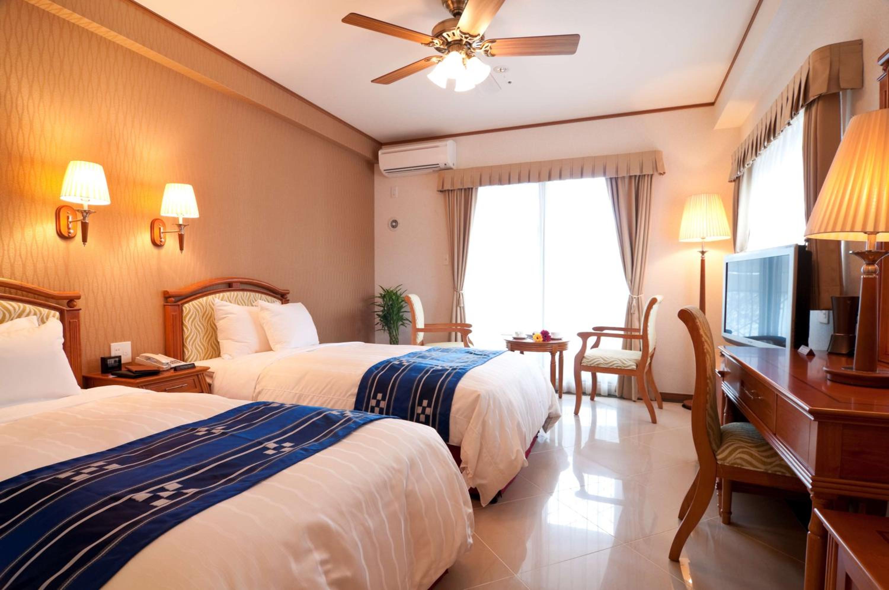 Twin Room - Non-Smoking photo 3