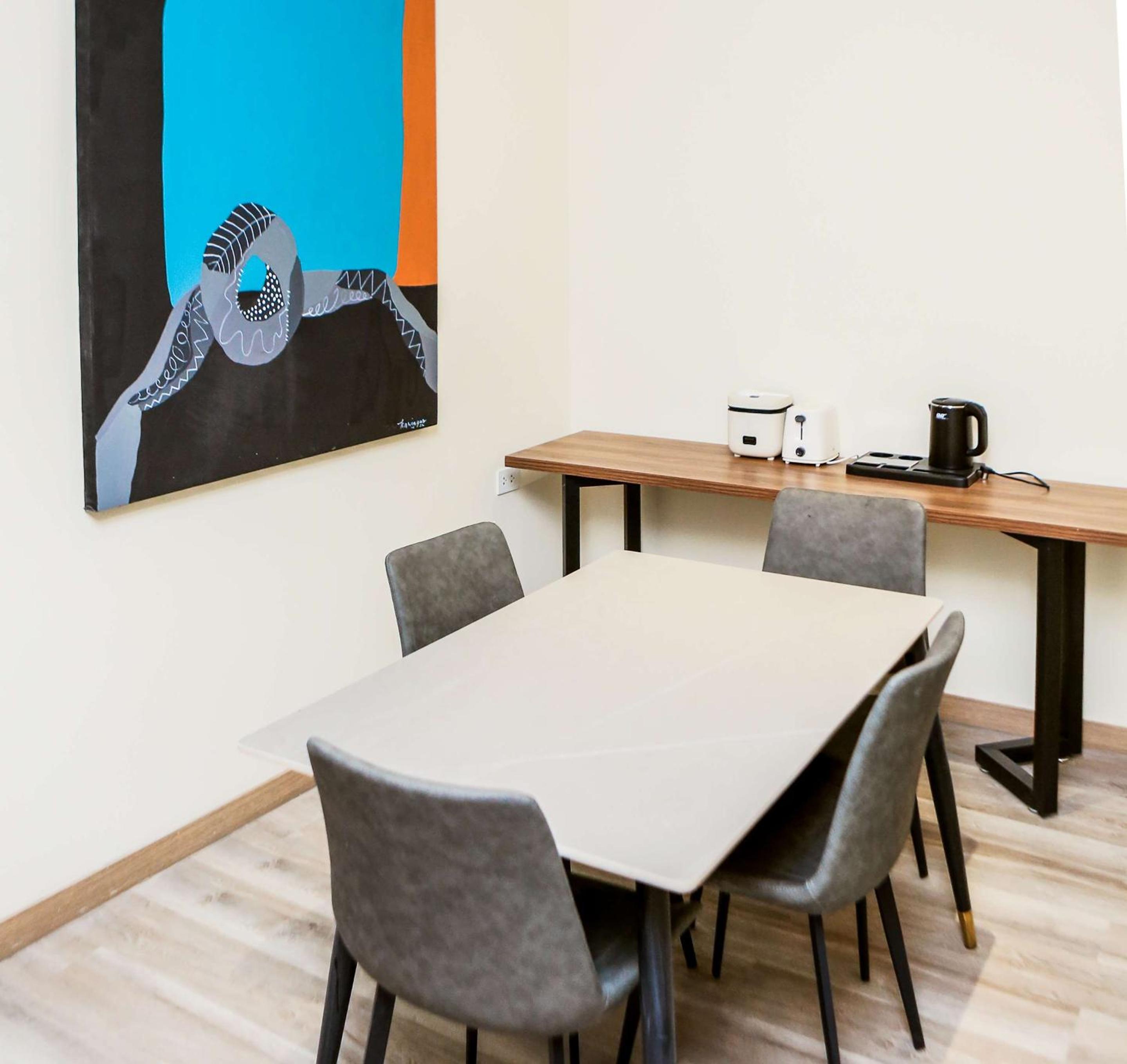 Deluxe King Suite - Photo 4