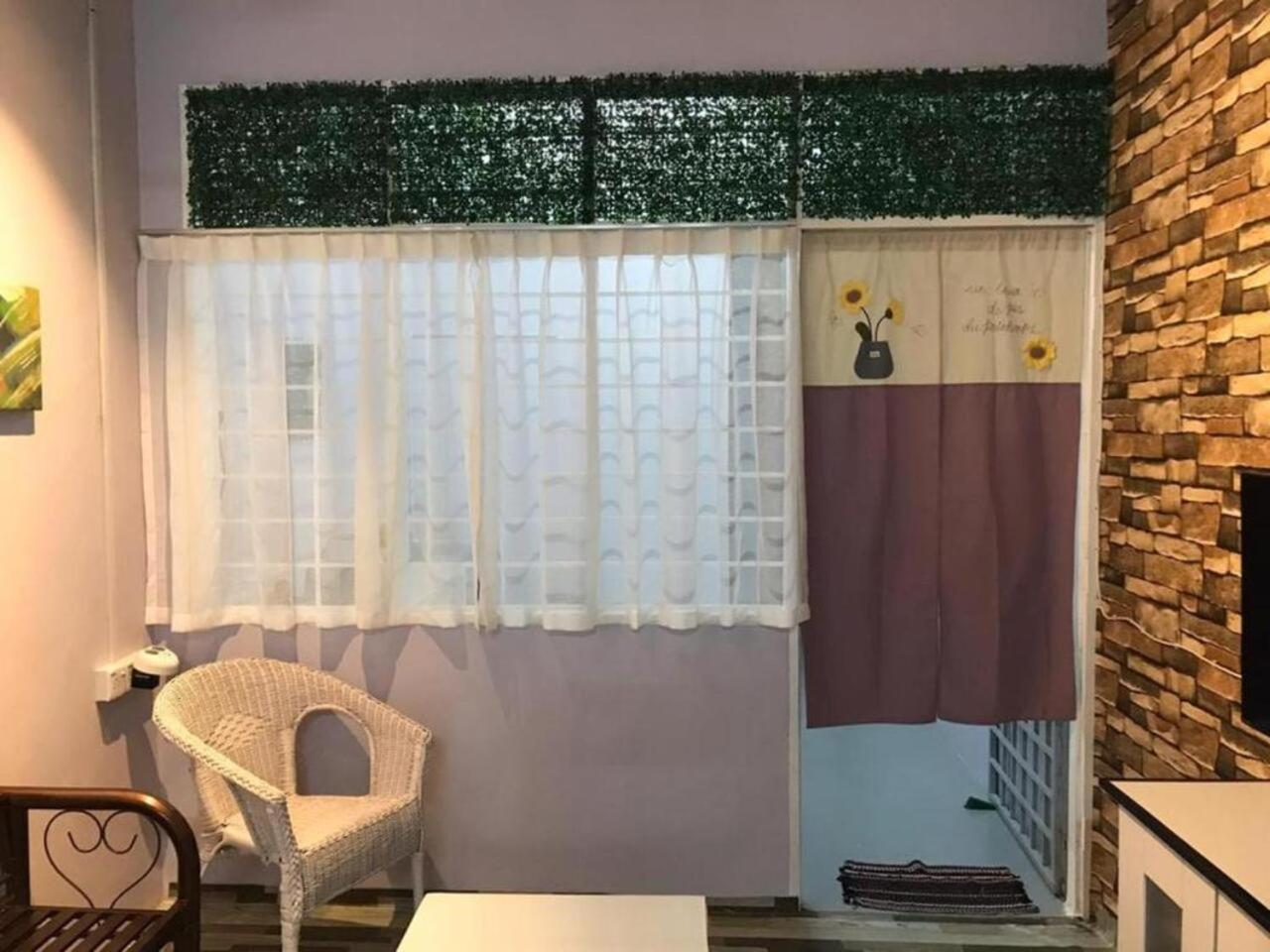 Twin Room with Shared Bathroom photo 3
