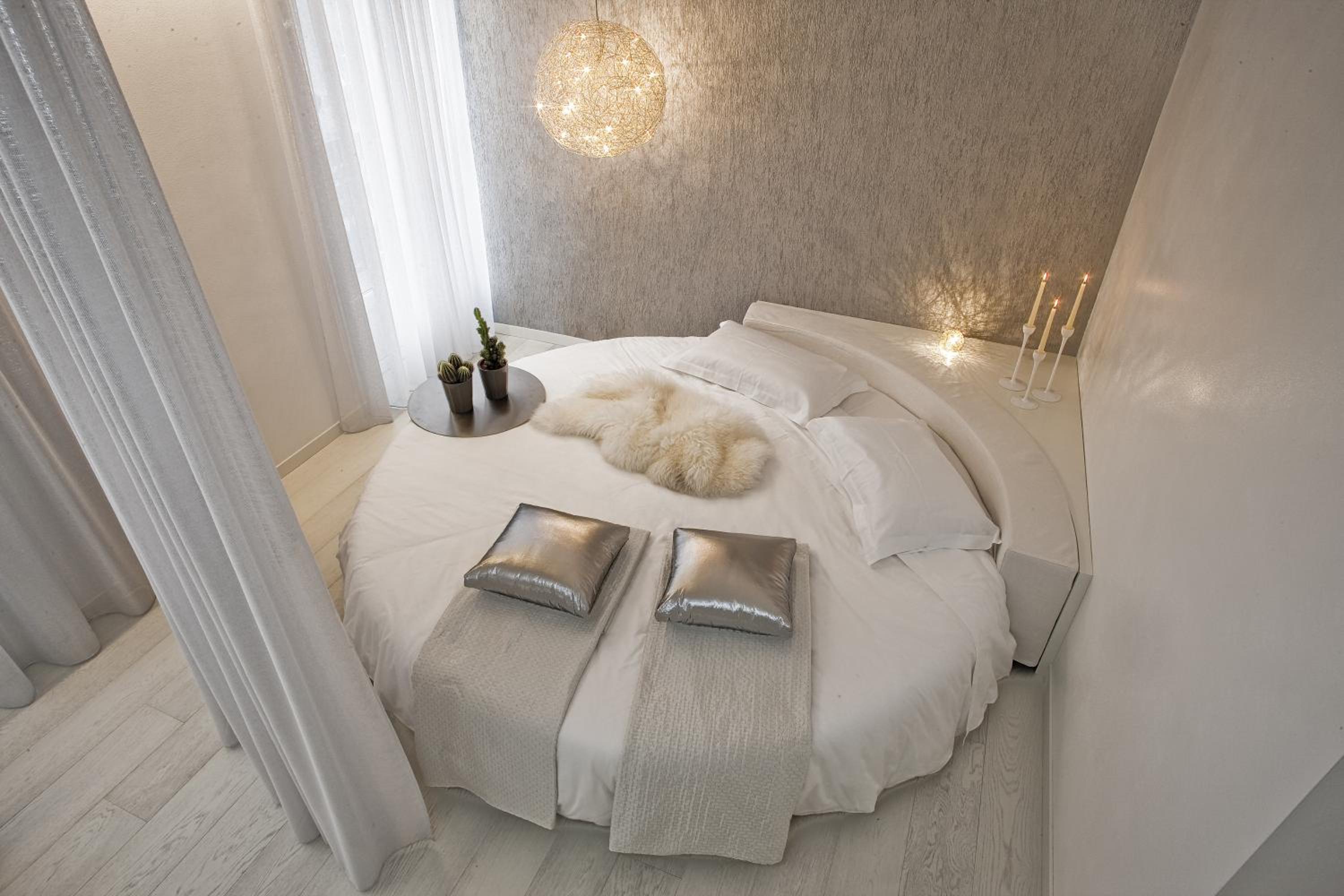 Double Room with Spa Bath, Private Sauna and Fireplace photo 1