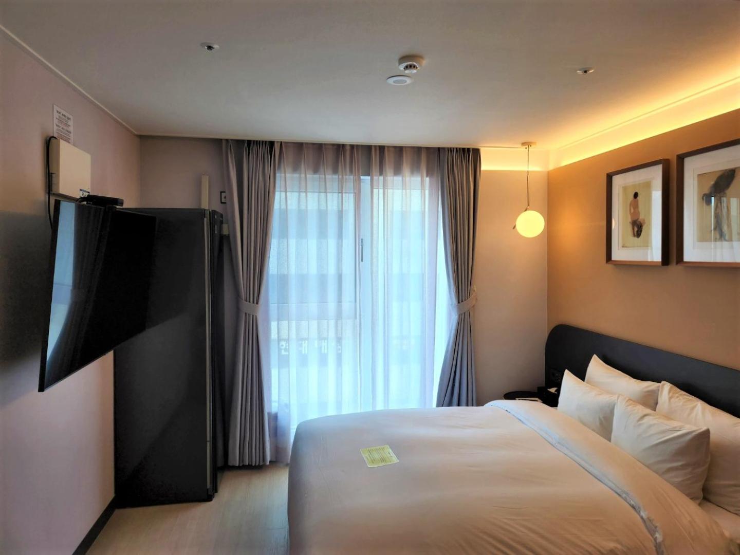 Standard Double Room with Free access to Rooftop pool - Photo 12