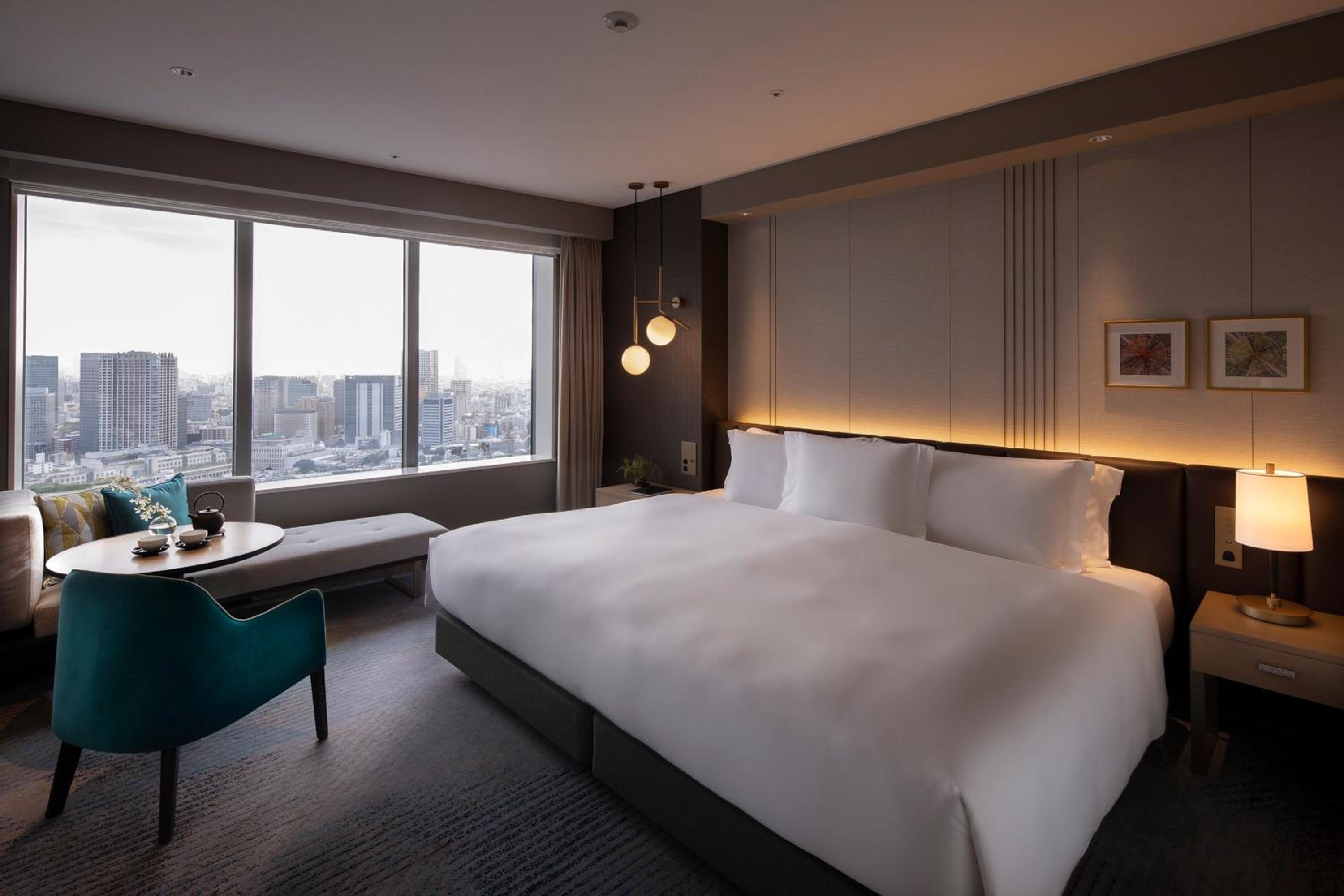 Premium King Room - Photo 2