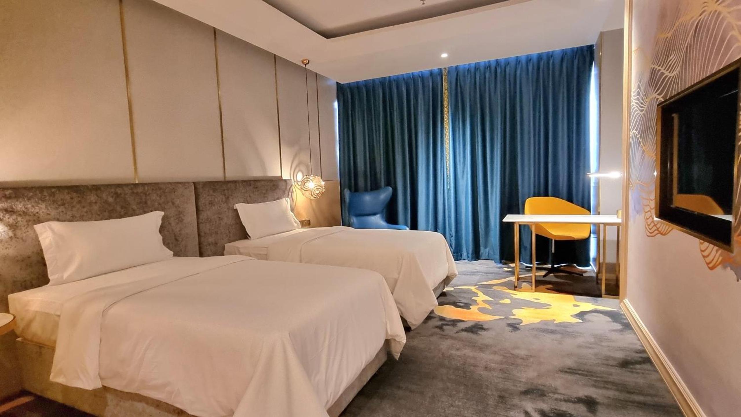 Deluxe Twin Room - Photo 2