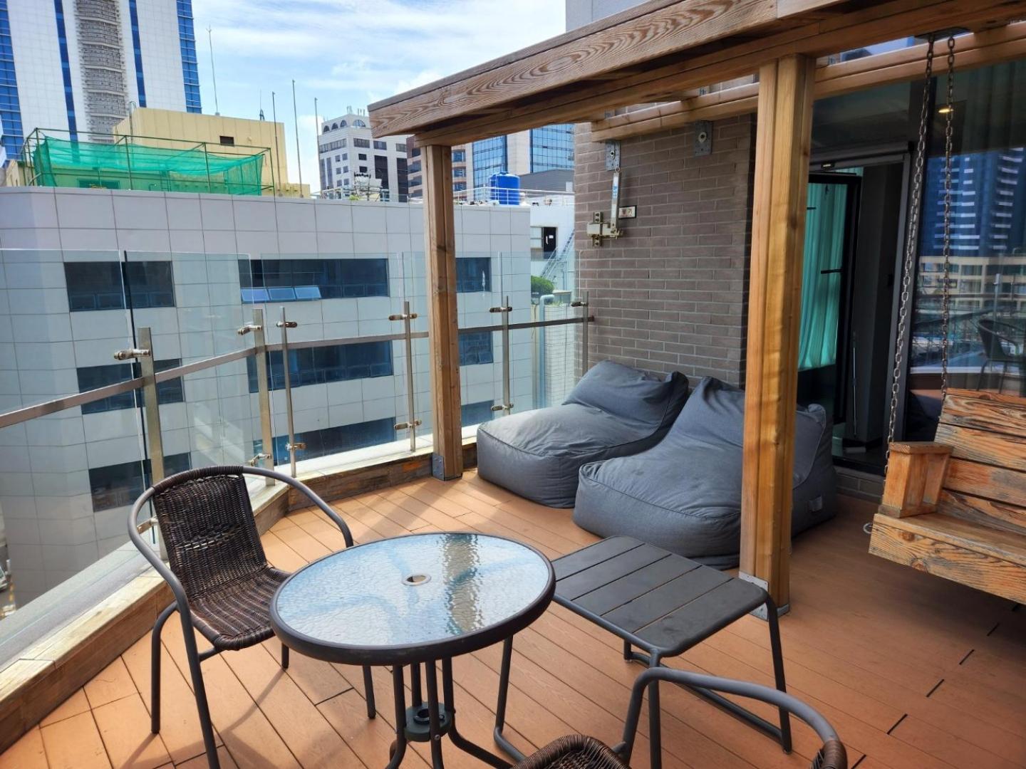 Deluxe Double Room with Balcony with Free access to Rooftop pool - Photo 13