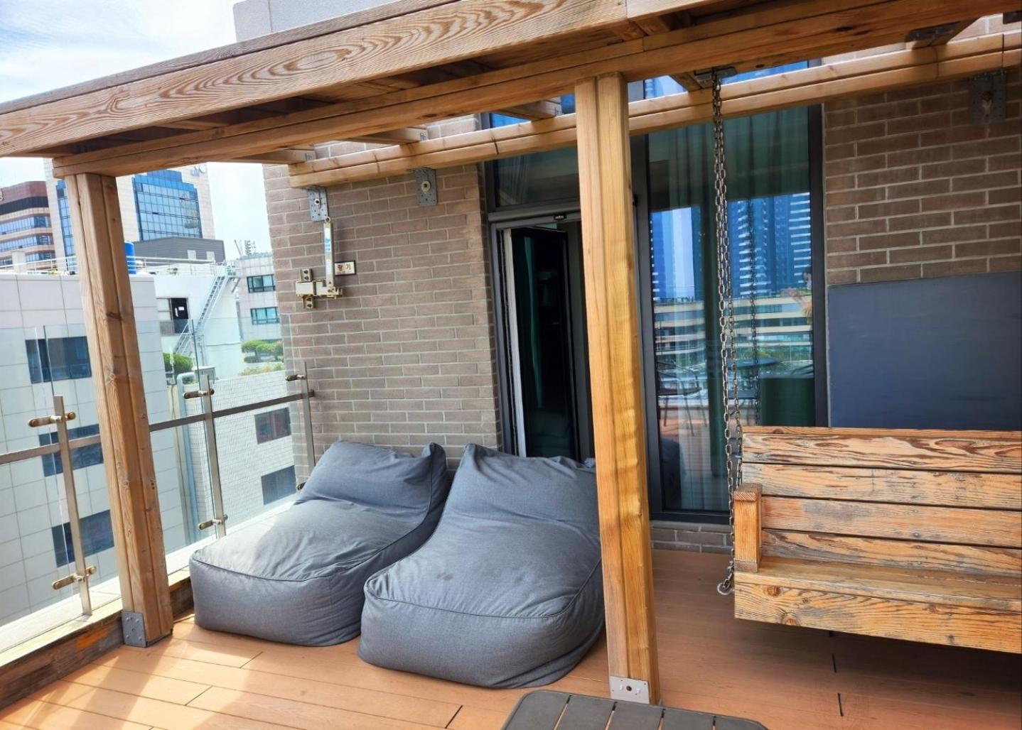 Deluxe Double Room with Balcony with Free access to Rooftop pool - Photo 14