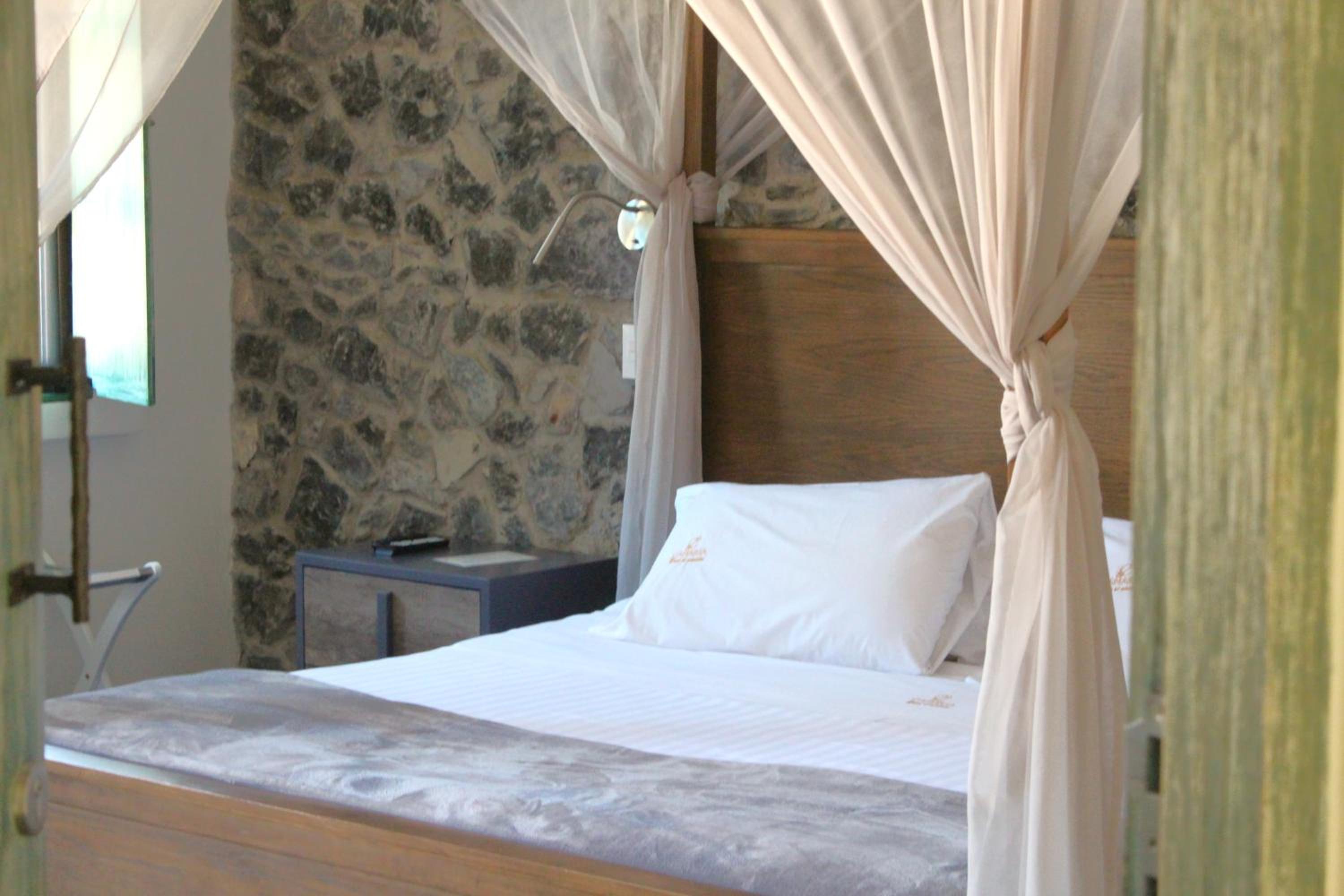 Deluxe Double Room - Photo 7