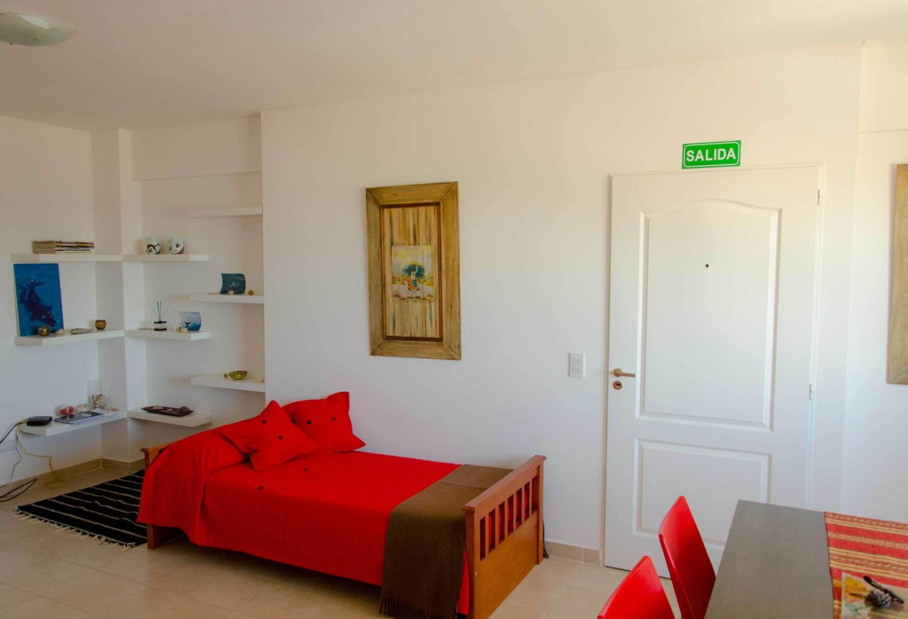 One-Bedroom Apartment photo 2
