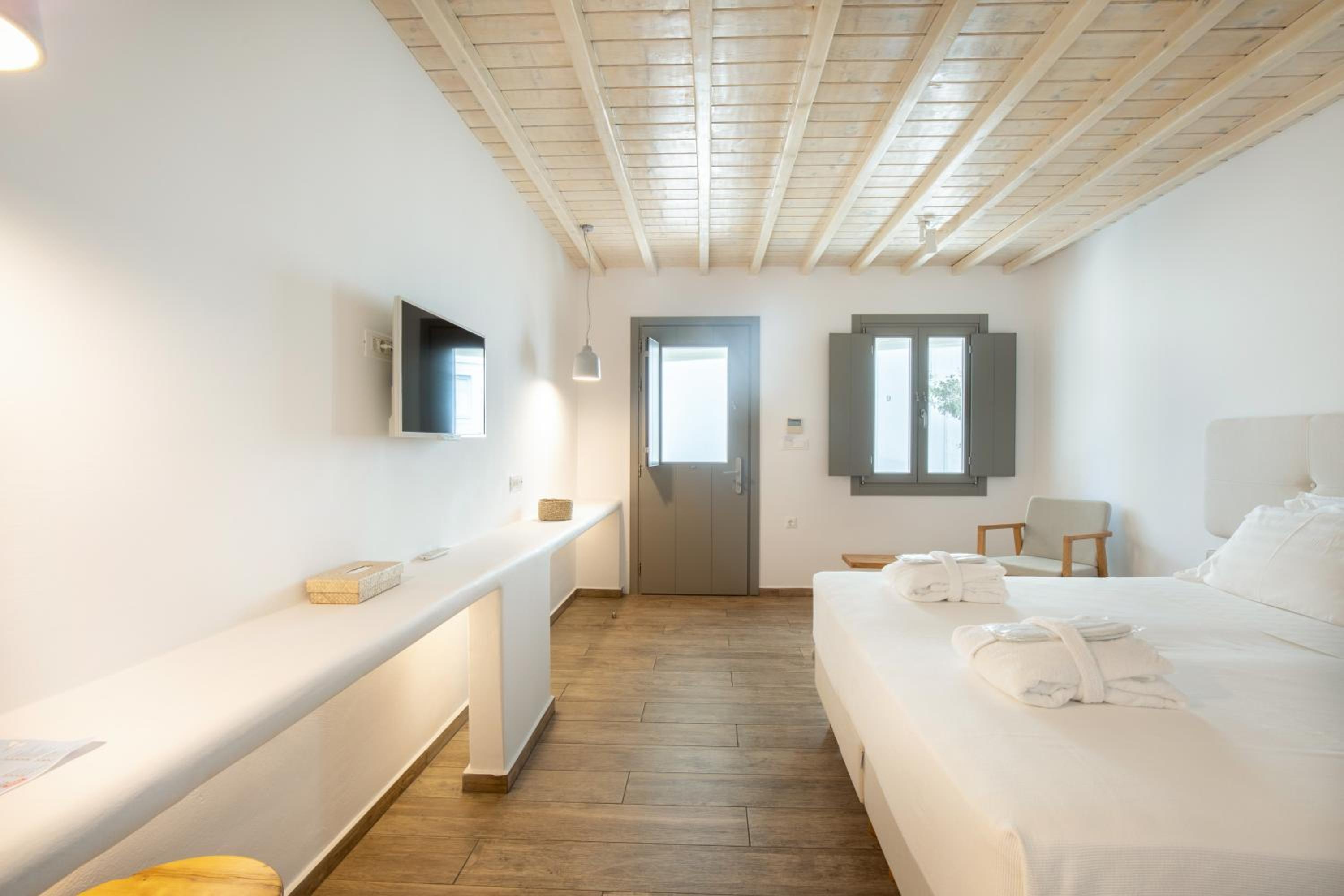 Deluxe Apartment - Photo 9