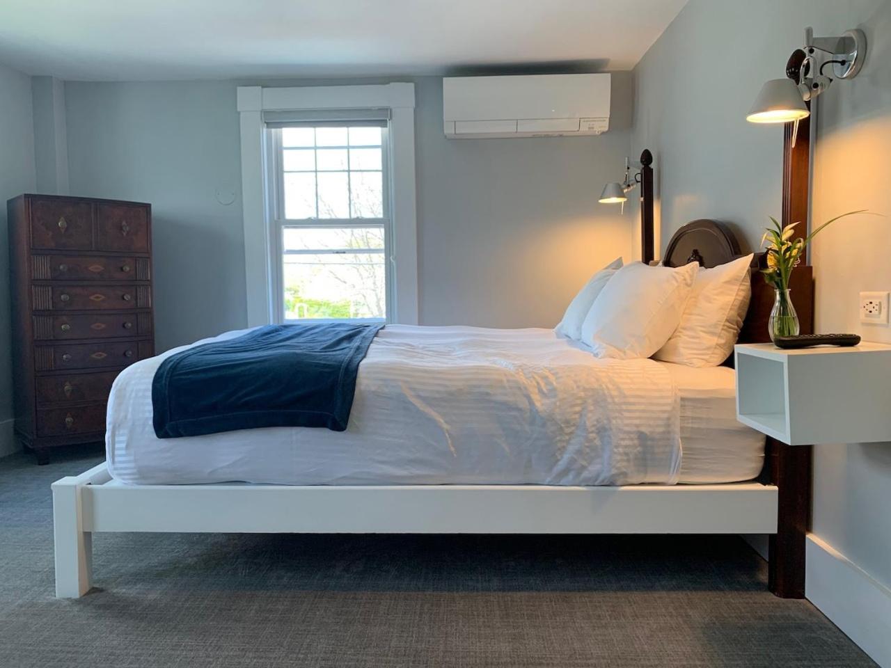 Queen Room photo 3