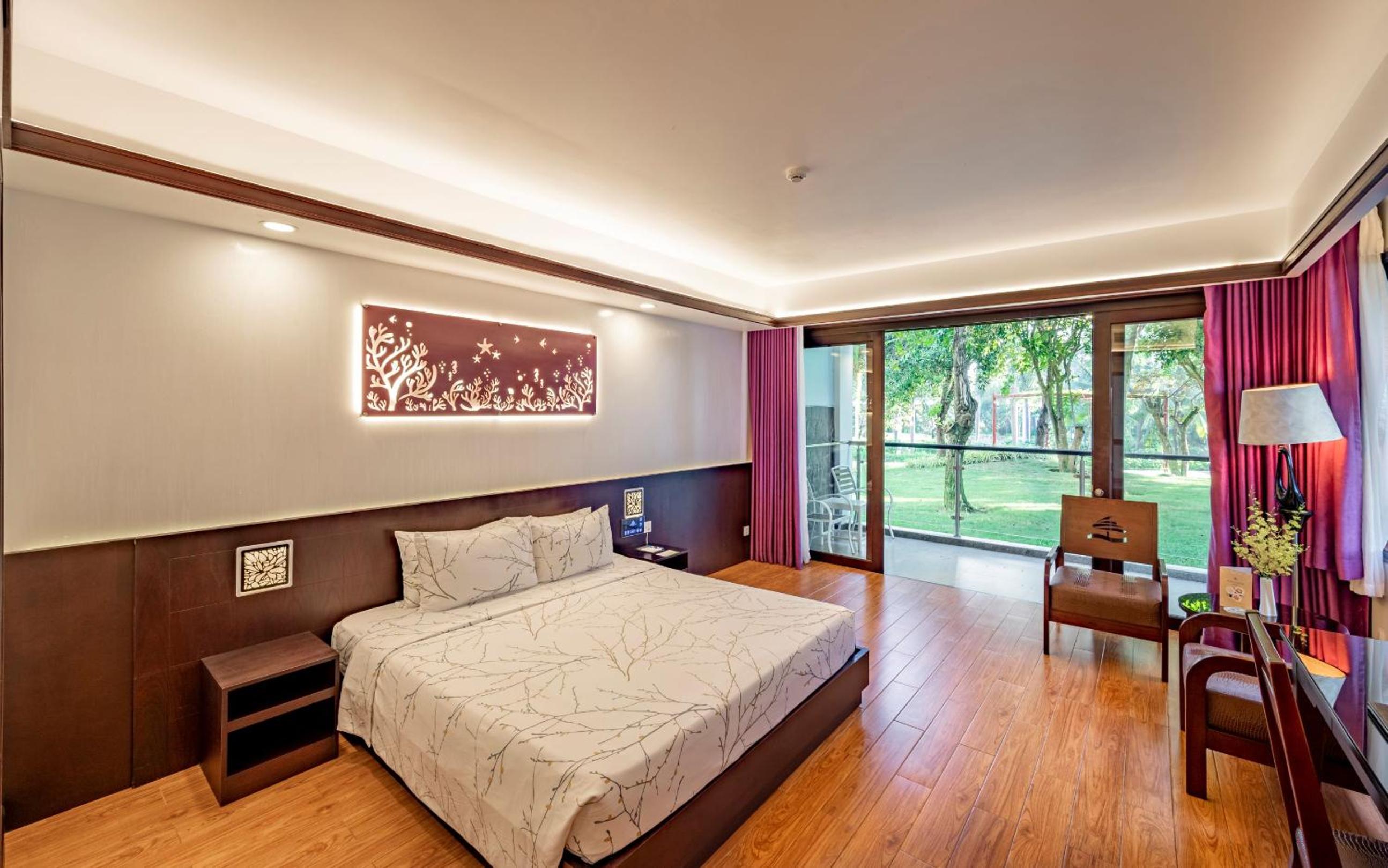 Deluxe Double Room with Garden View