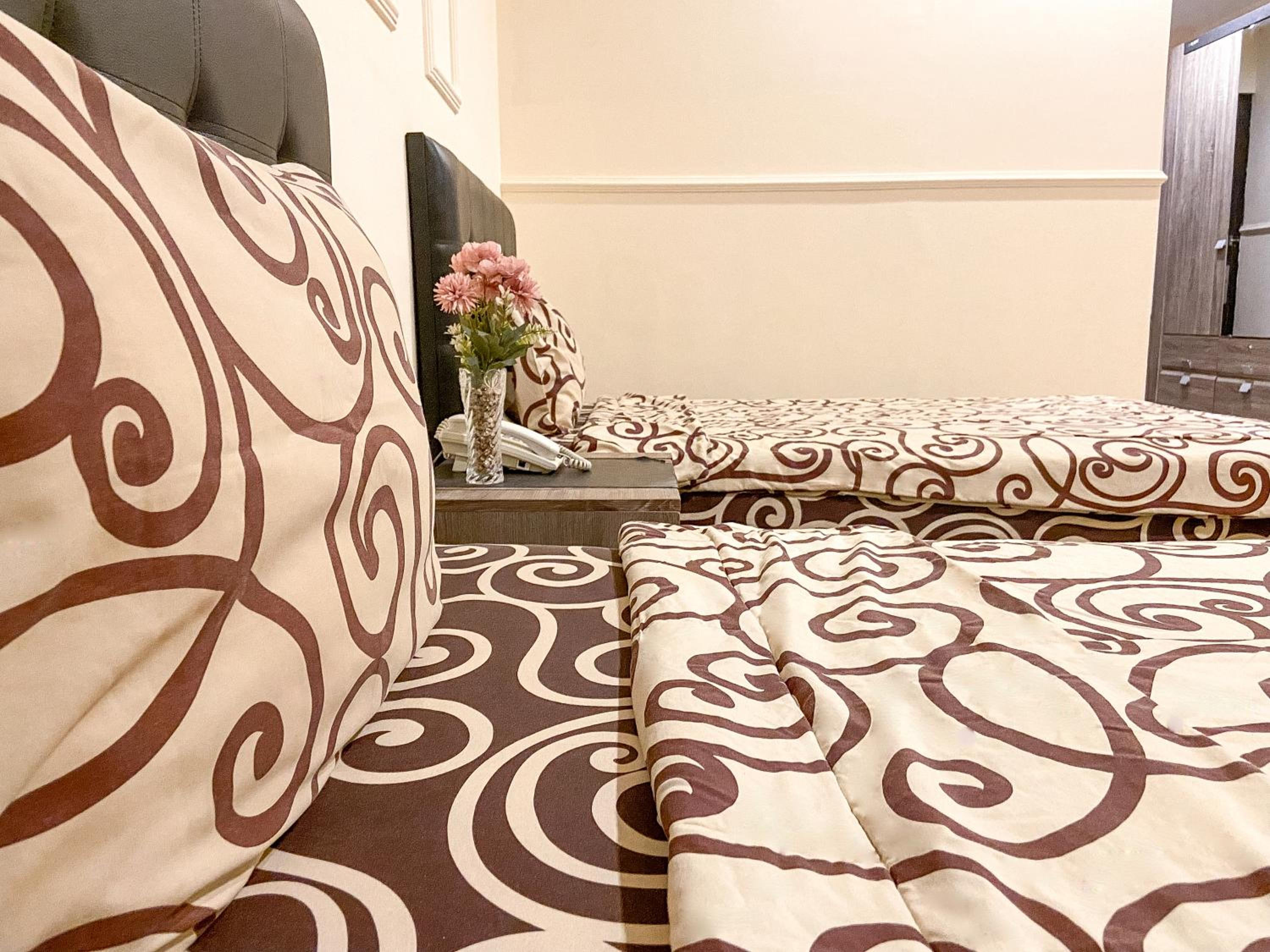 Delxue Twin Room - Photo 9
