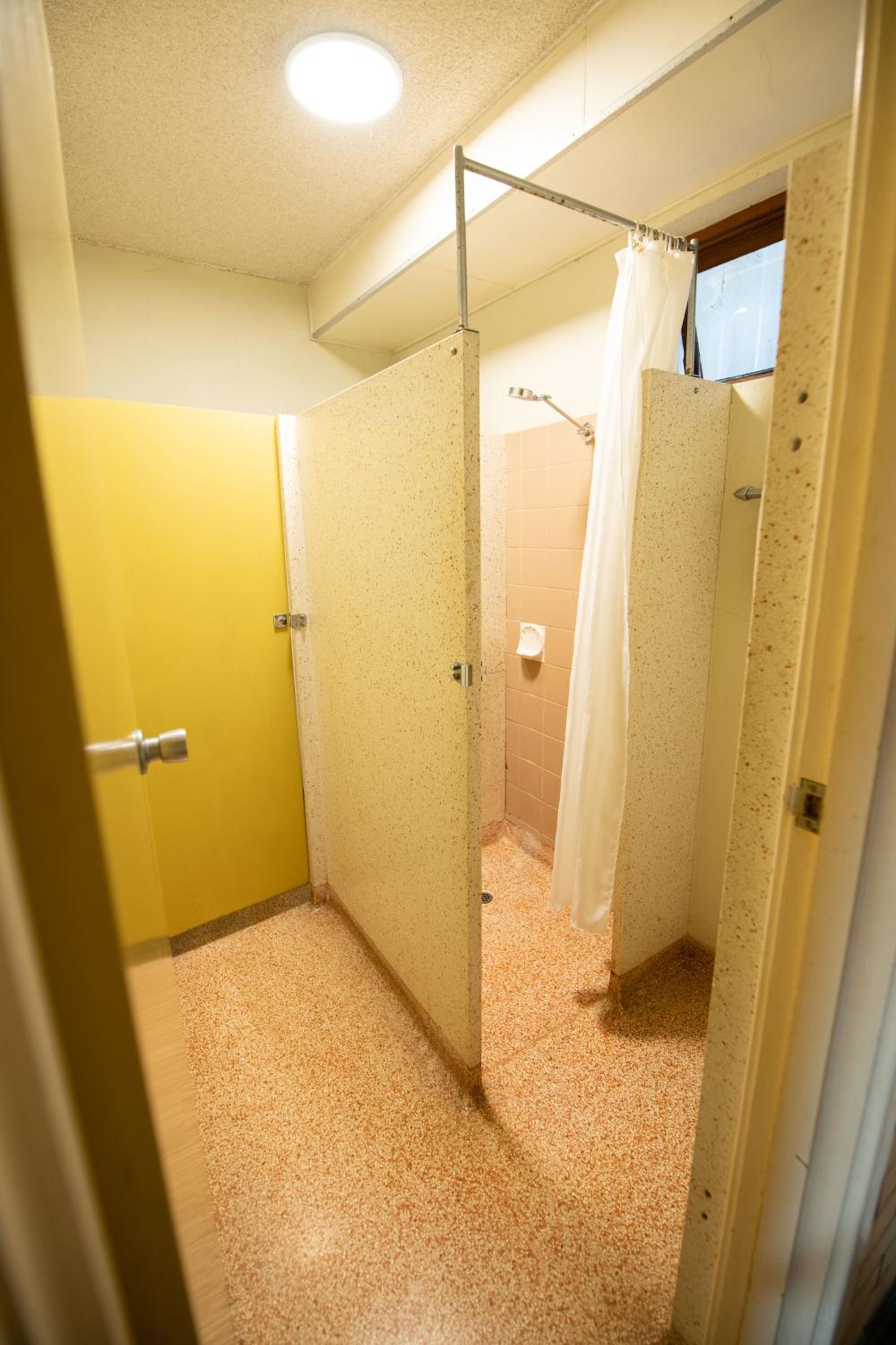 Standard - Downstairs - Photo 12