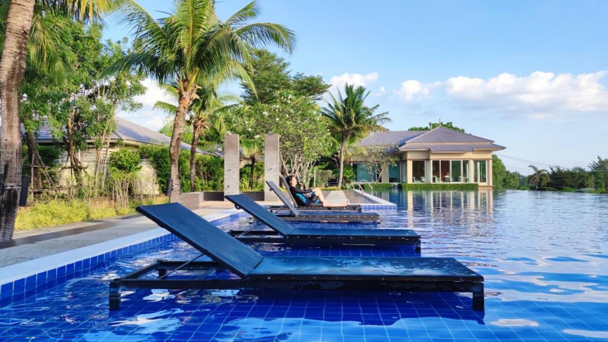 Three-Bedroom Villa photo 1