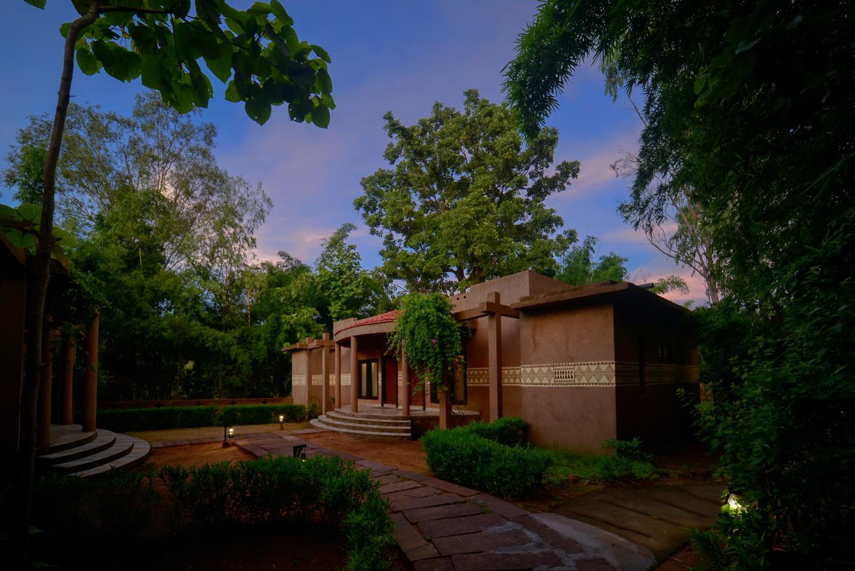 Premium Double Cottage - Photo 9