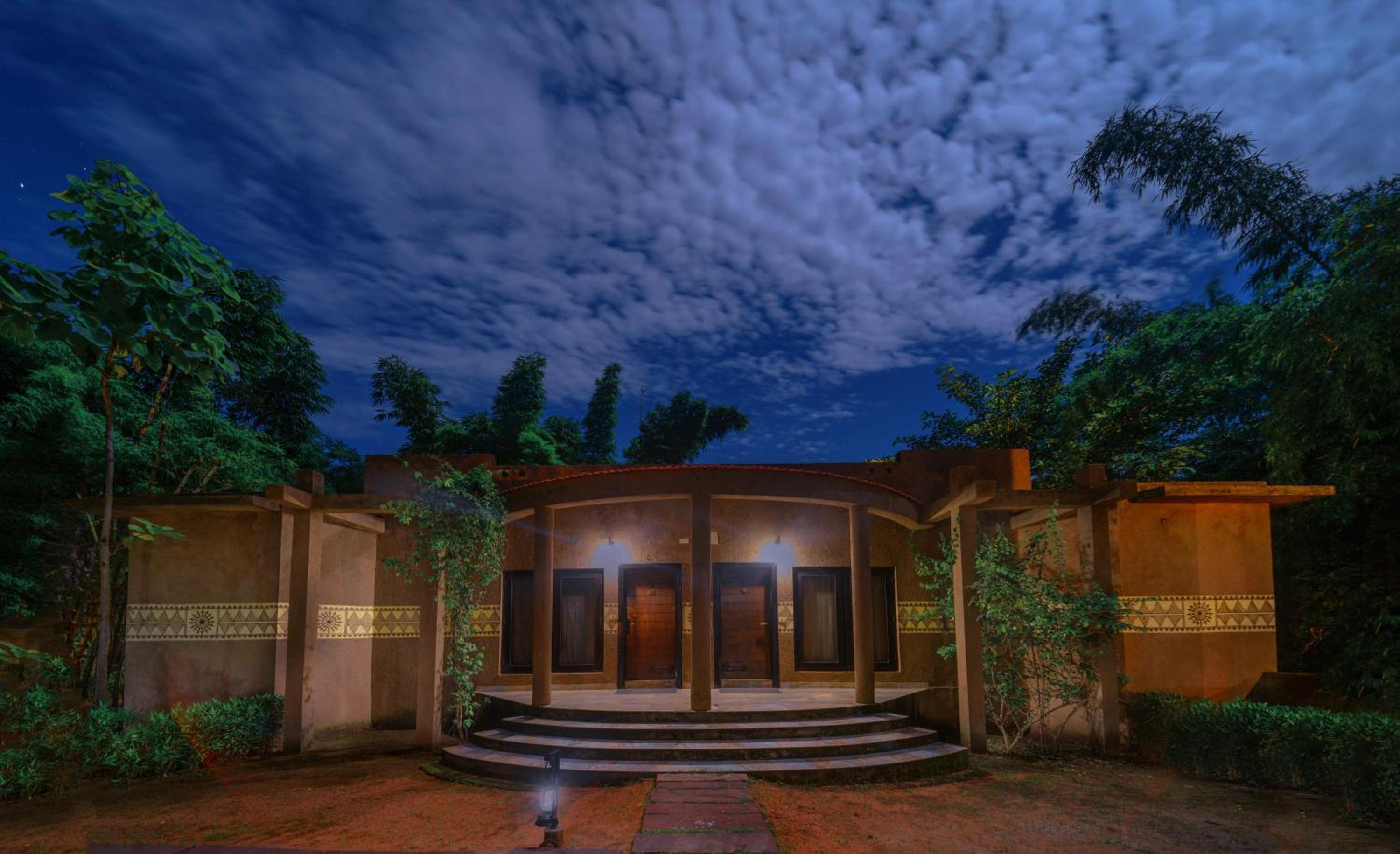 Premium Double Cottage - Photo 8