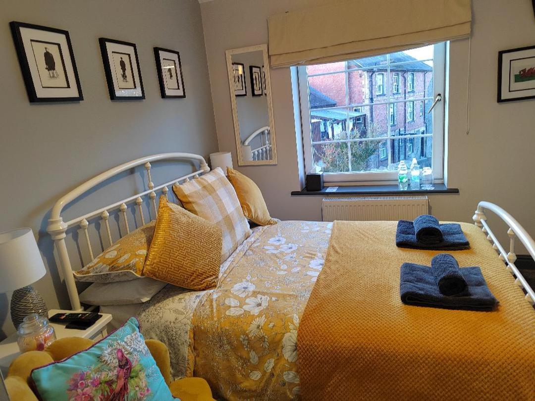 Double Room with Private Bathroom - Photo 21