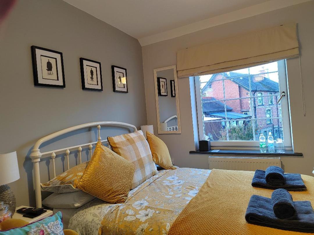 Double Room with Private Bathroom - Photo 2