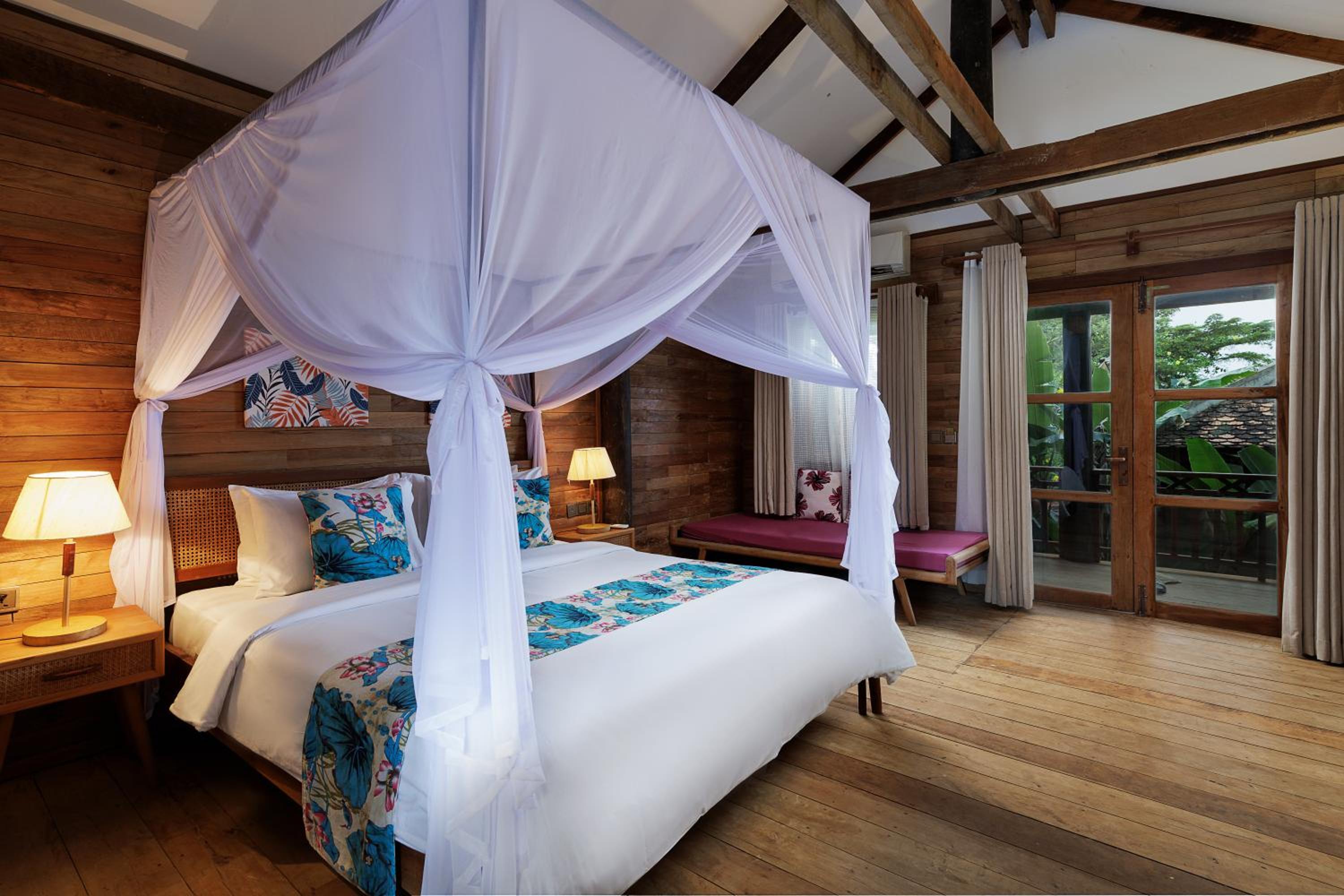 Three-Bedroom Villa Countryside View