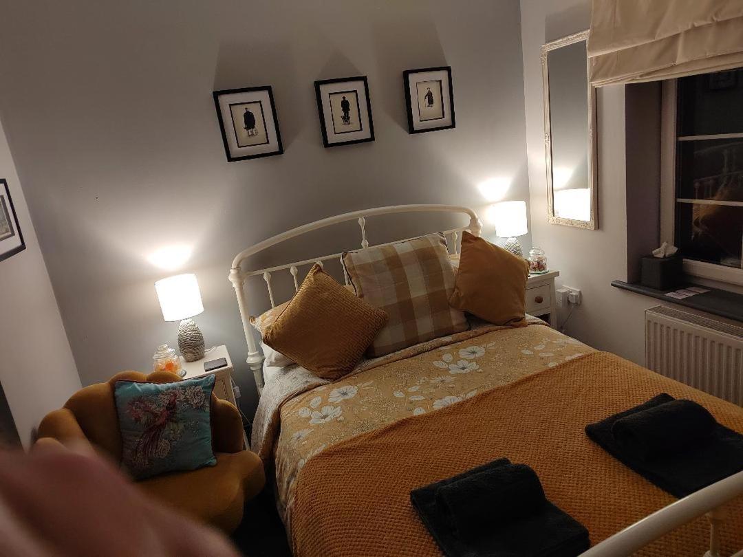 Double Room with Private Bathroom - Photo 7