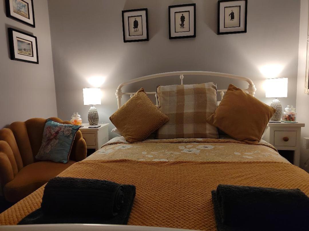 Double Room with Private Bathroom - Photo 11